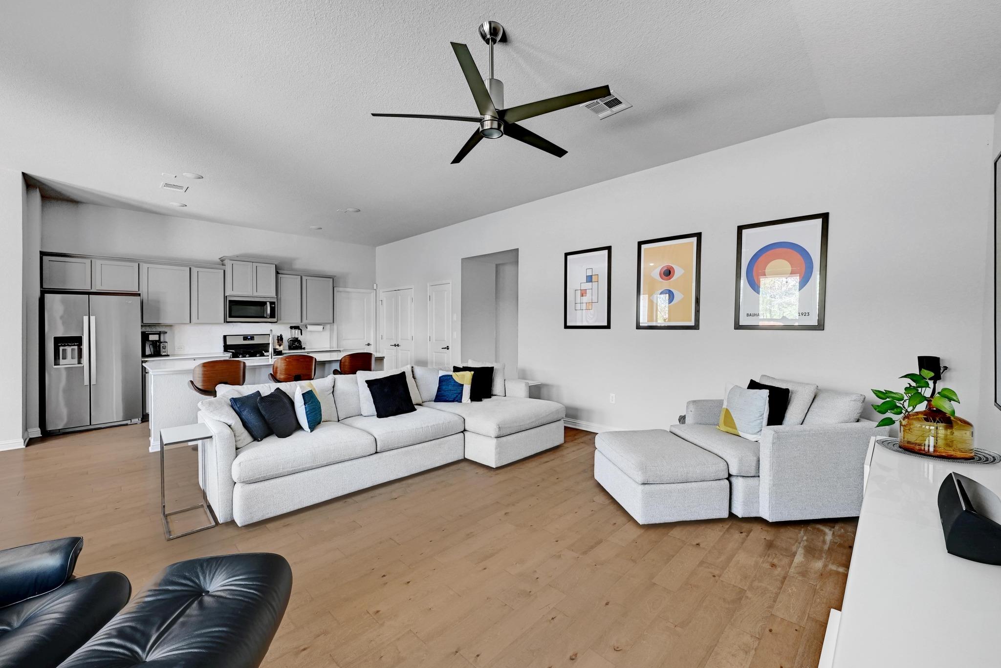 8300 Turnberry Ln, Austin, TX 78744