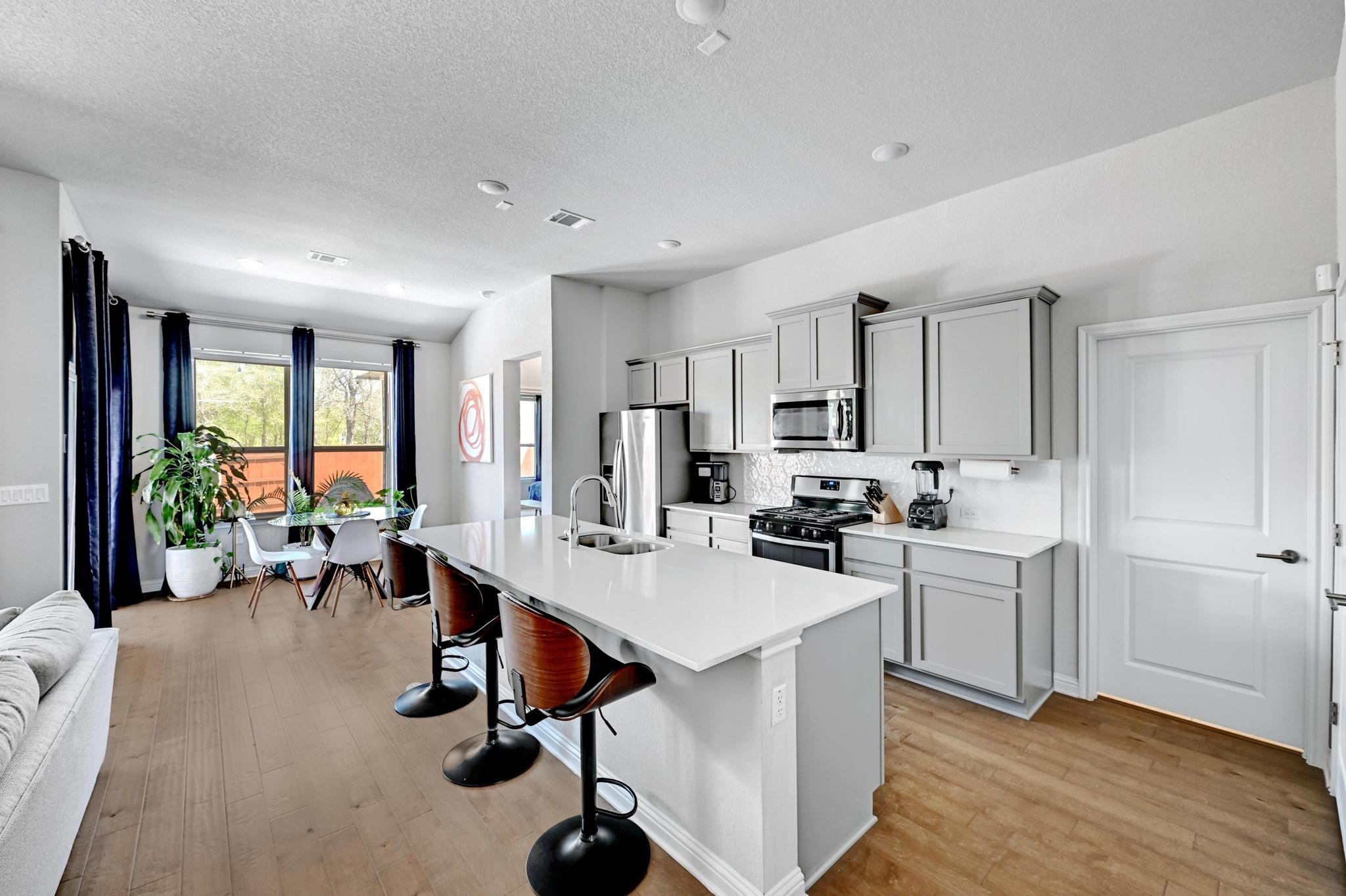 8300 Turnberry Ln, Austin, TX 78744