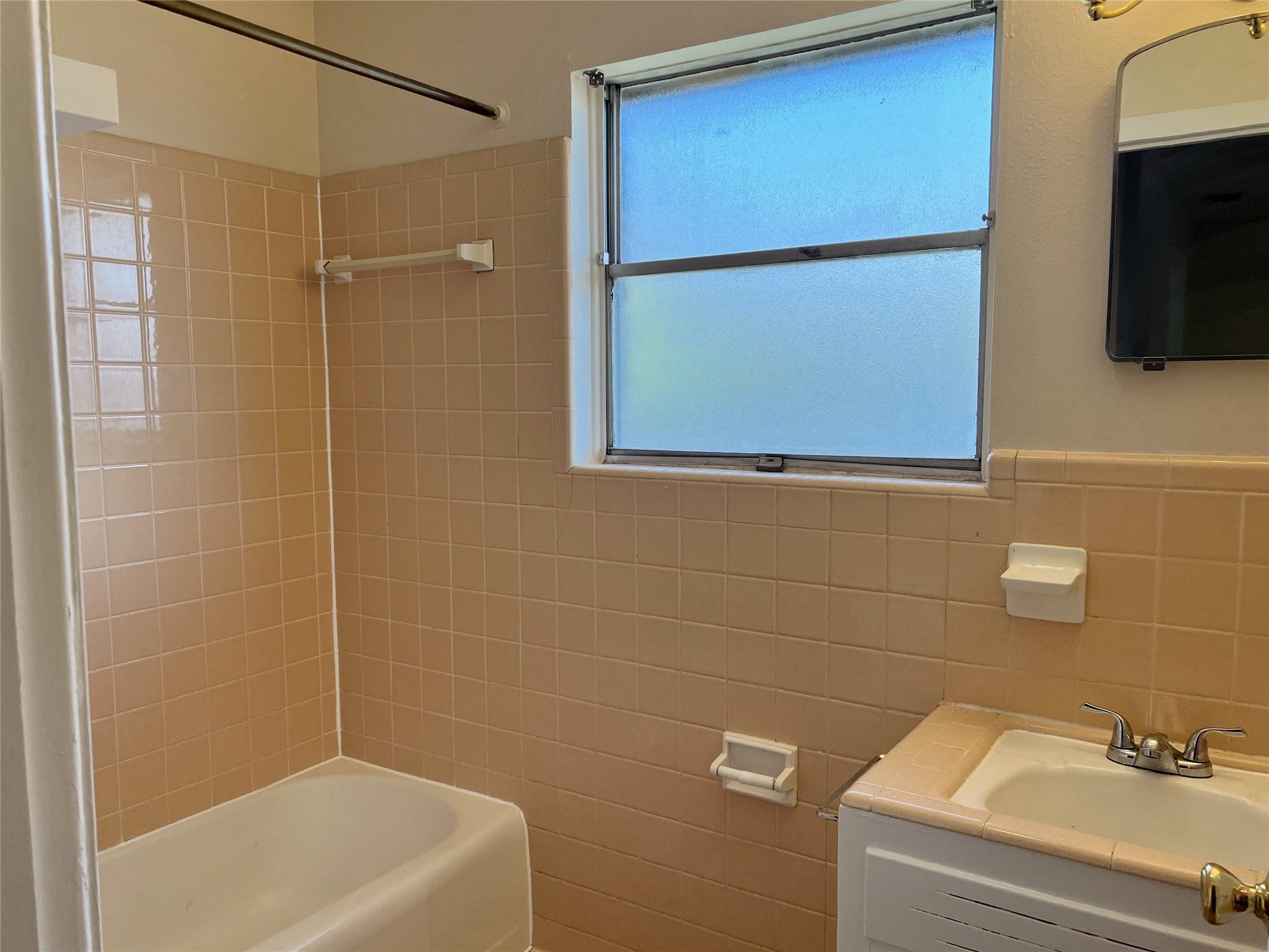 3114 Hunt Trl # B, Austin, TX 78757