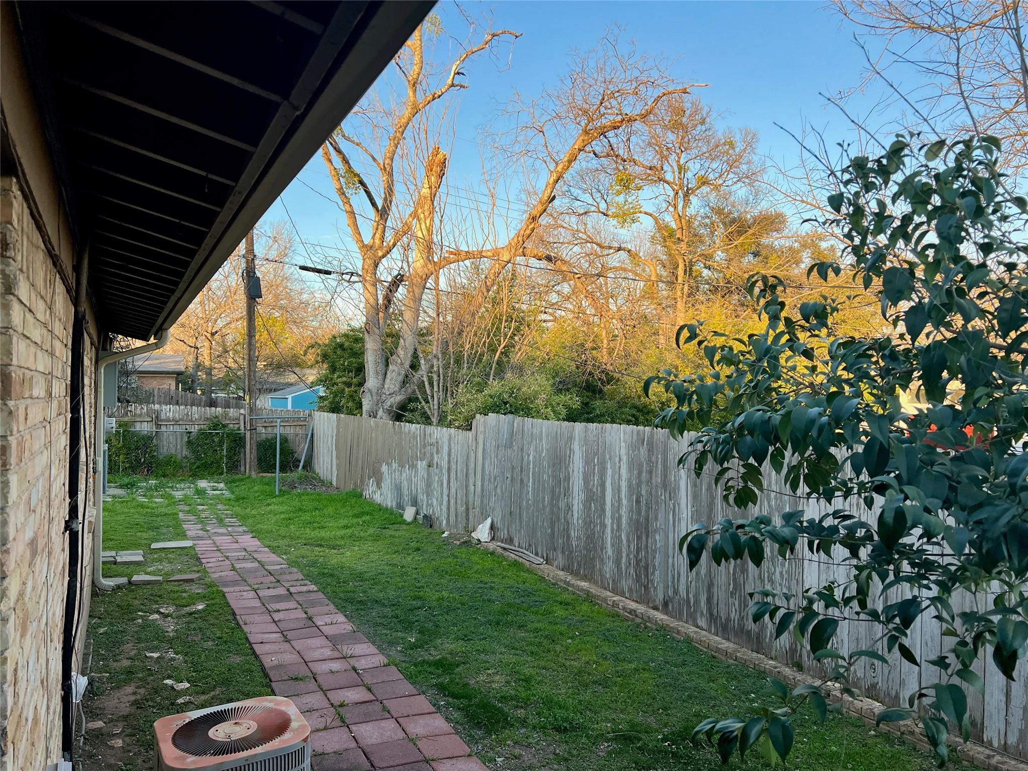 3114 Hunt Trl # B, Austin, TX 78757