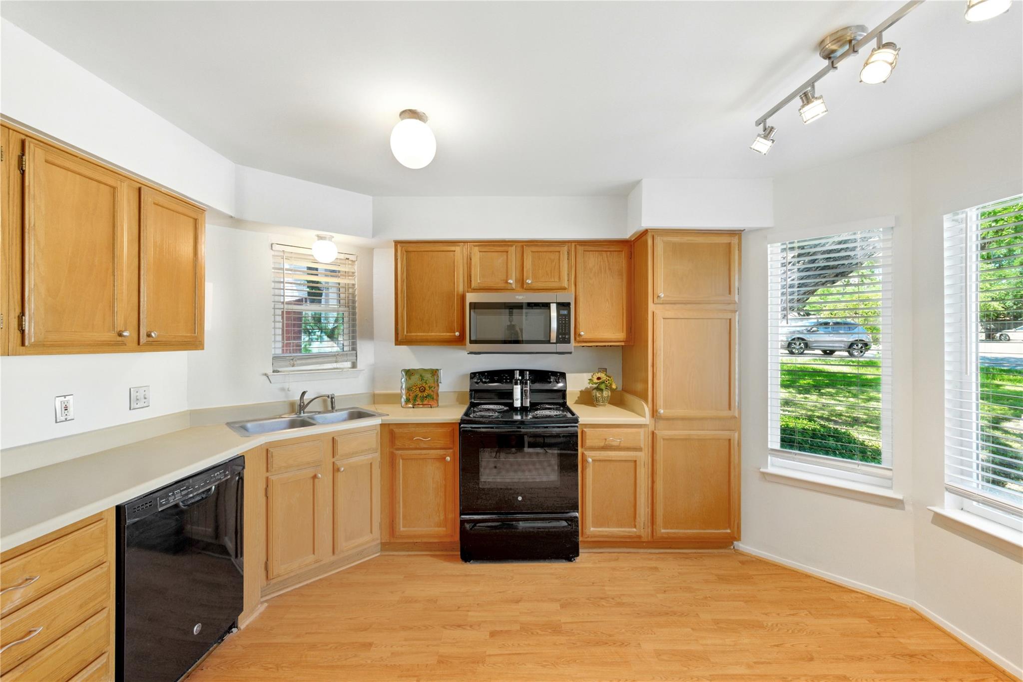 2105 Kirksey Dr # B, Austin, TX 78741
