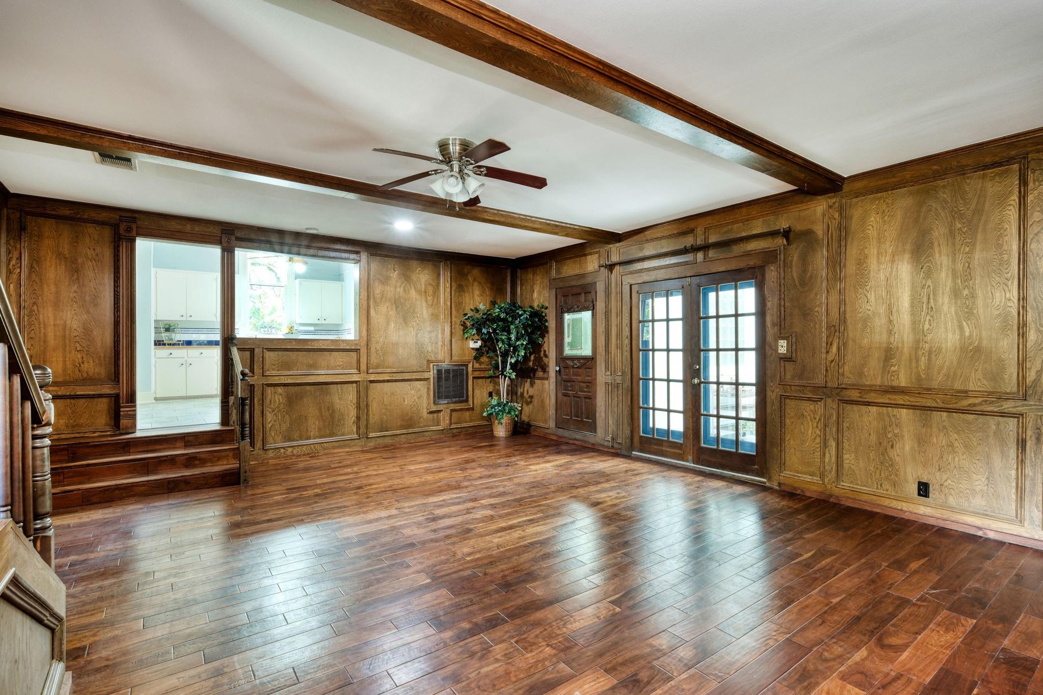 602 E Liberty Ave E, Round Rock, TX 78664