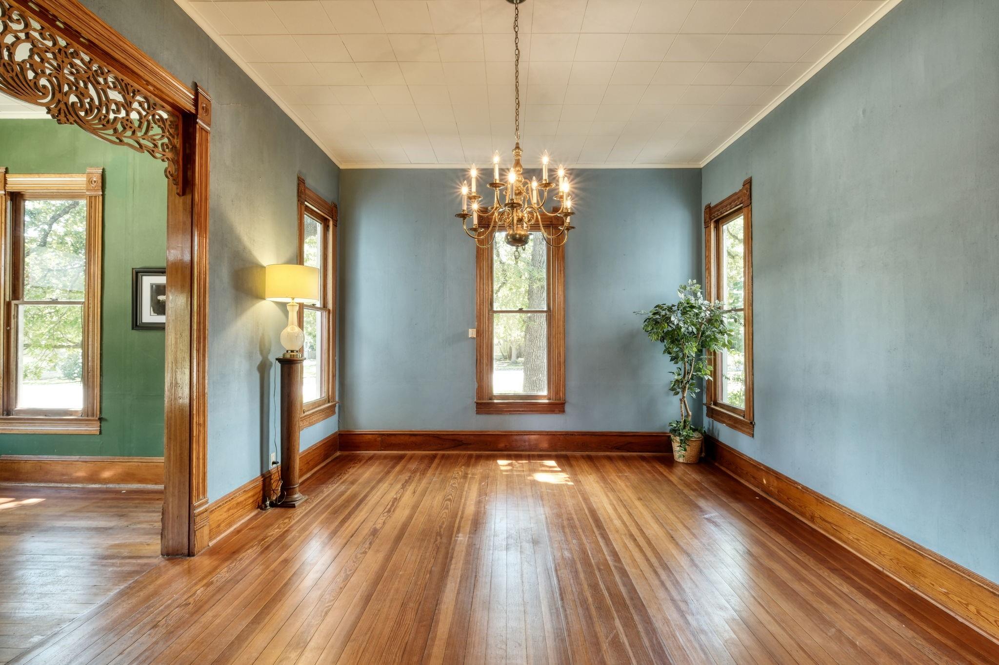 602 E Liberty Ave E, Round Rock, TX 78664