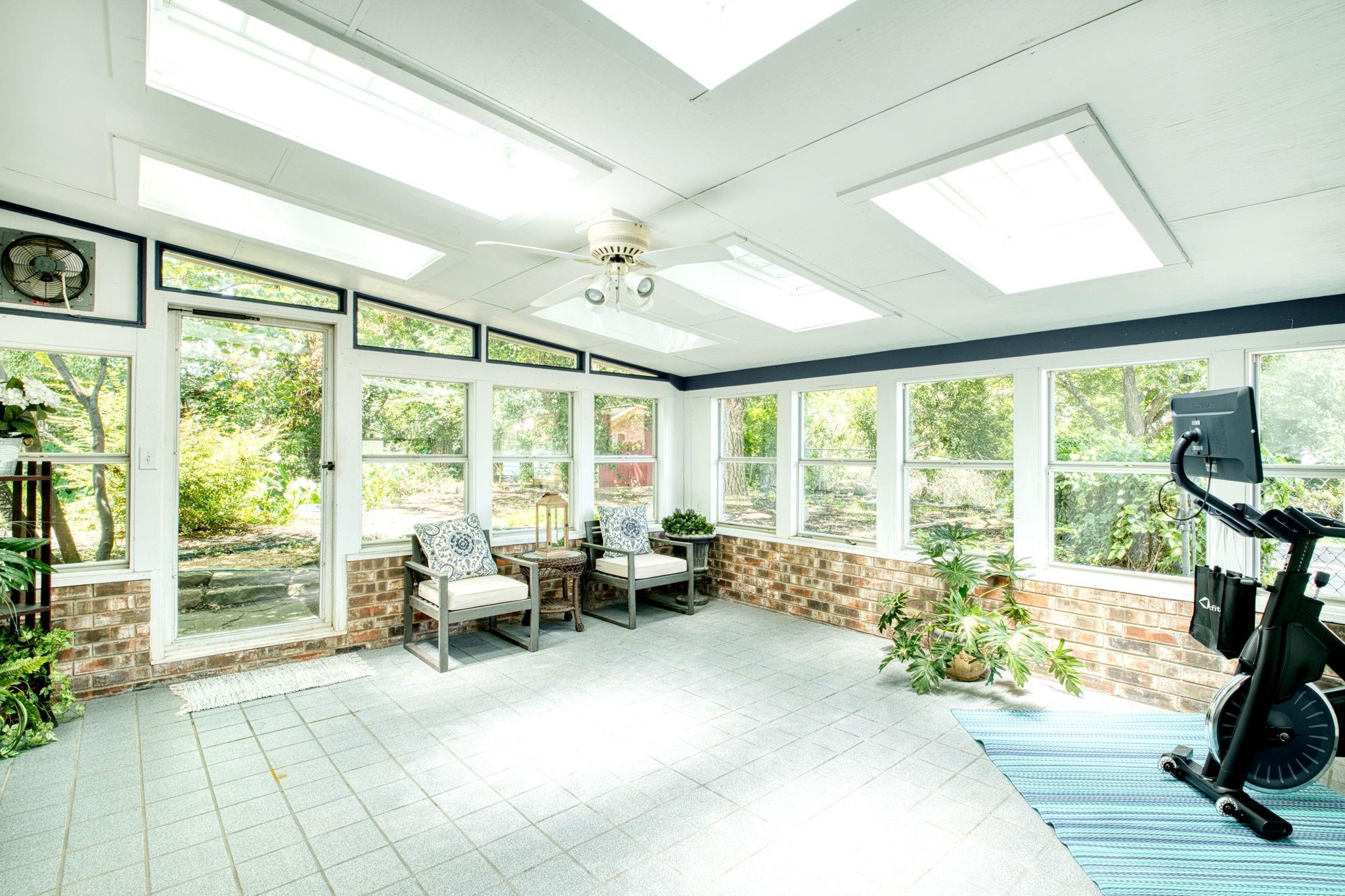 602 E Liberty Ave E, Round Rock, TX 78664