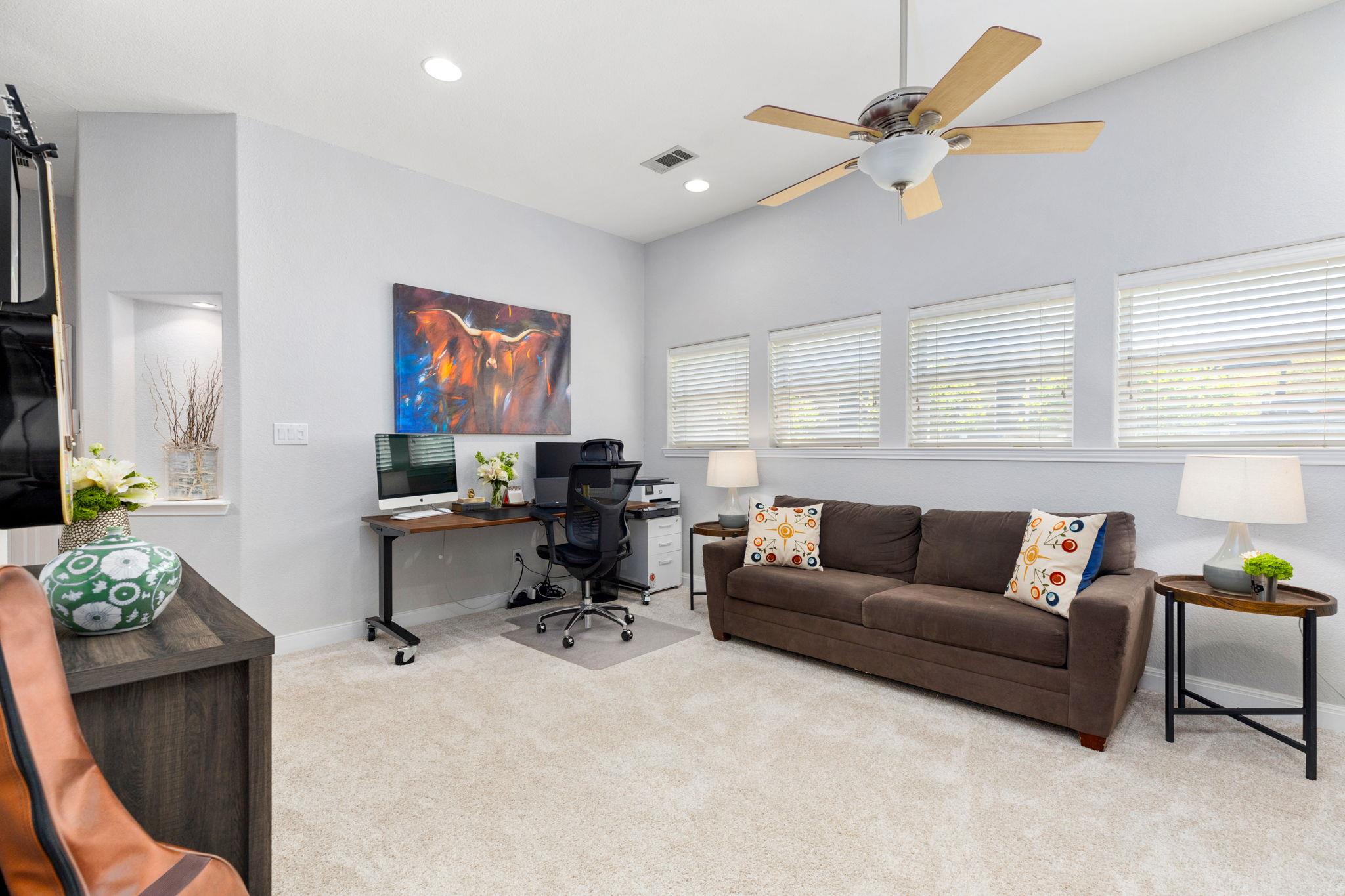 326 Red Bird Ln, Kingsbury, TX 78638