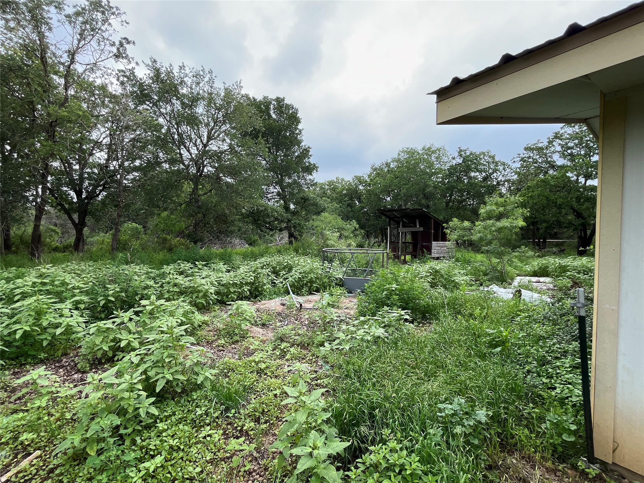 455 High View Ranch Dr, Cedar Creek, TX 78612