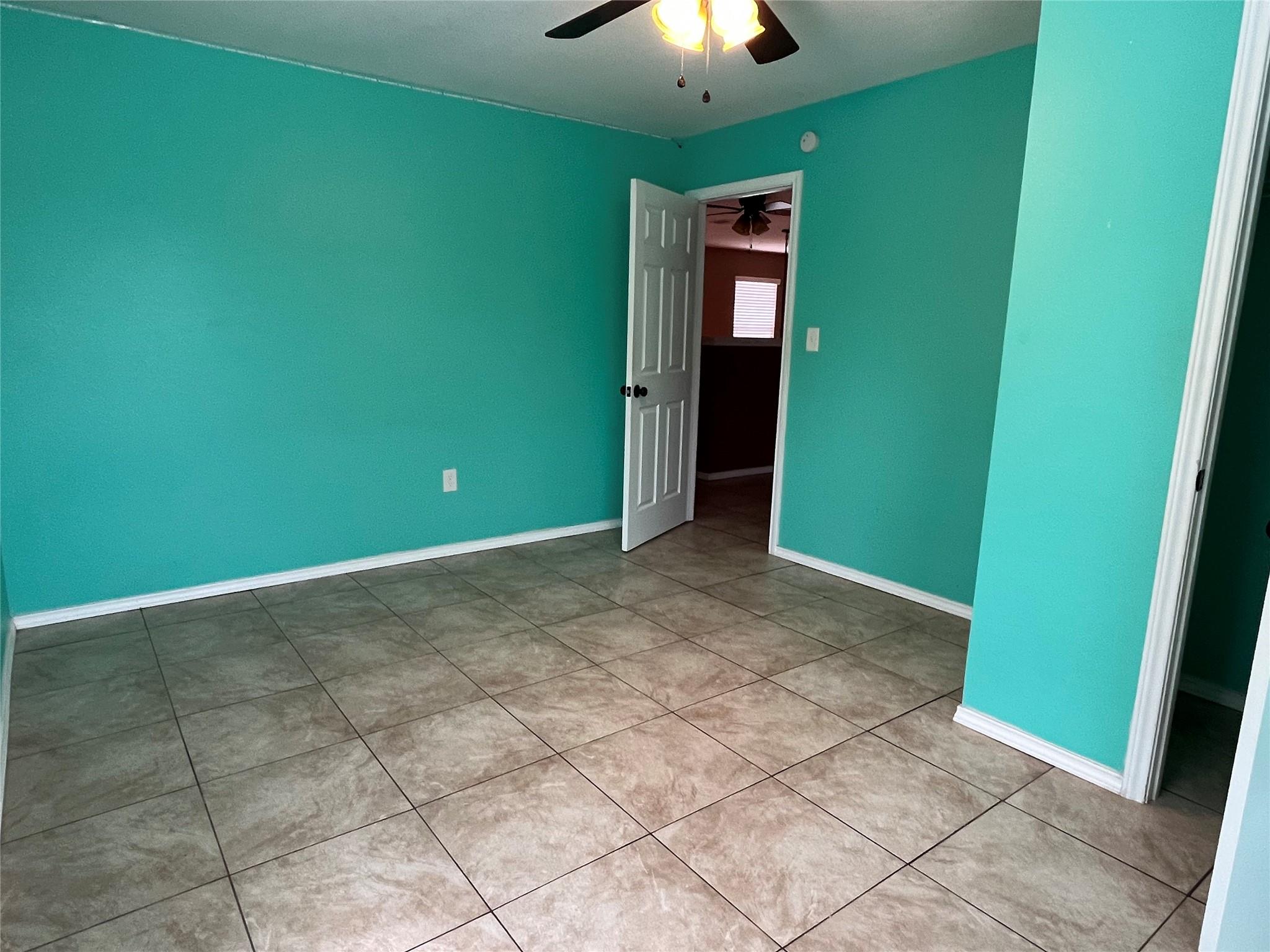 455 High View Ranch Dr, Cedar Creek, TX 78612