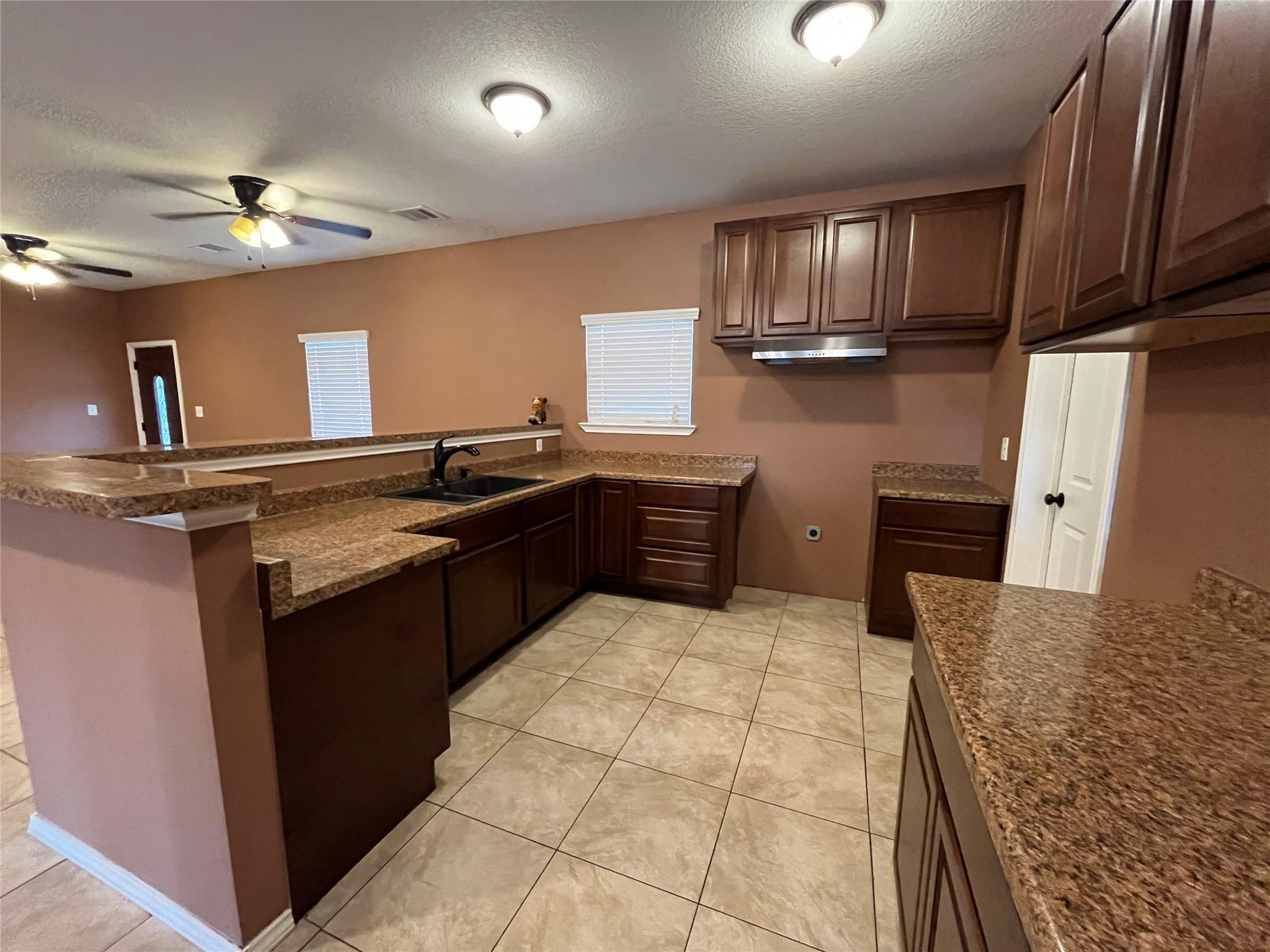 455 High View Ranch Dr, Cedar Creek, TX 78612