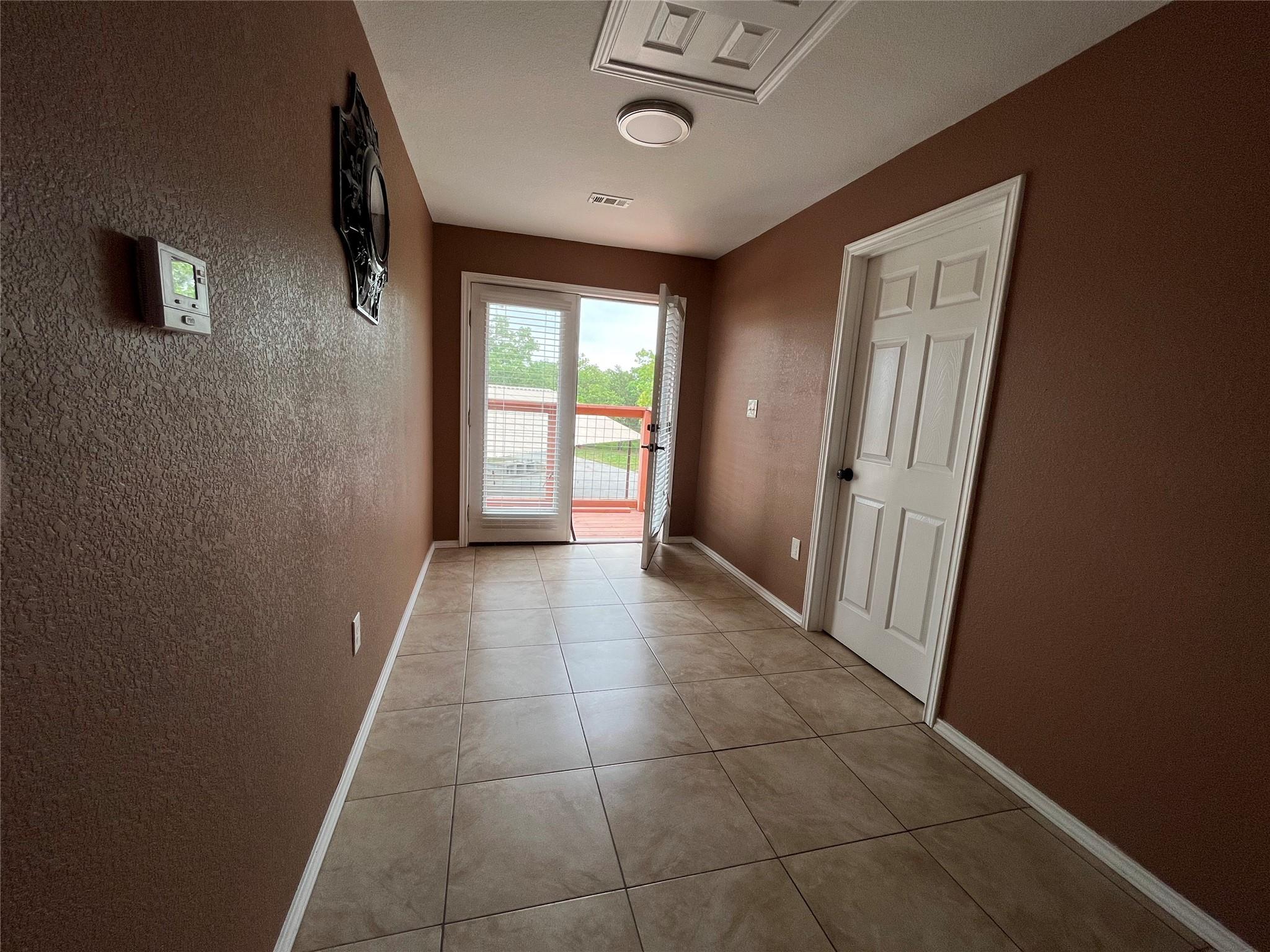 455 High View Ranch Dr, Cedar Creek, TX 78612