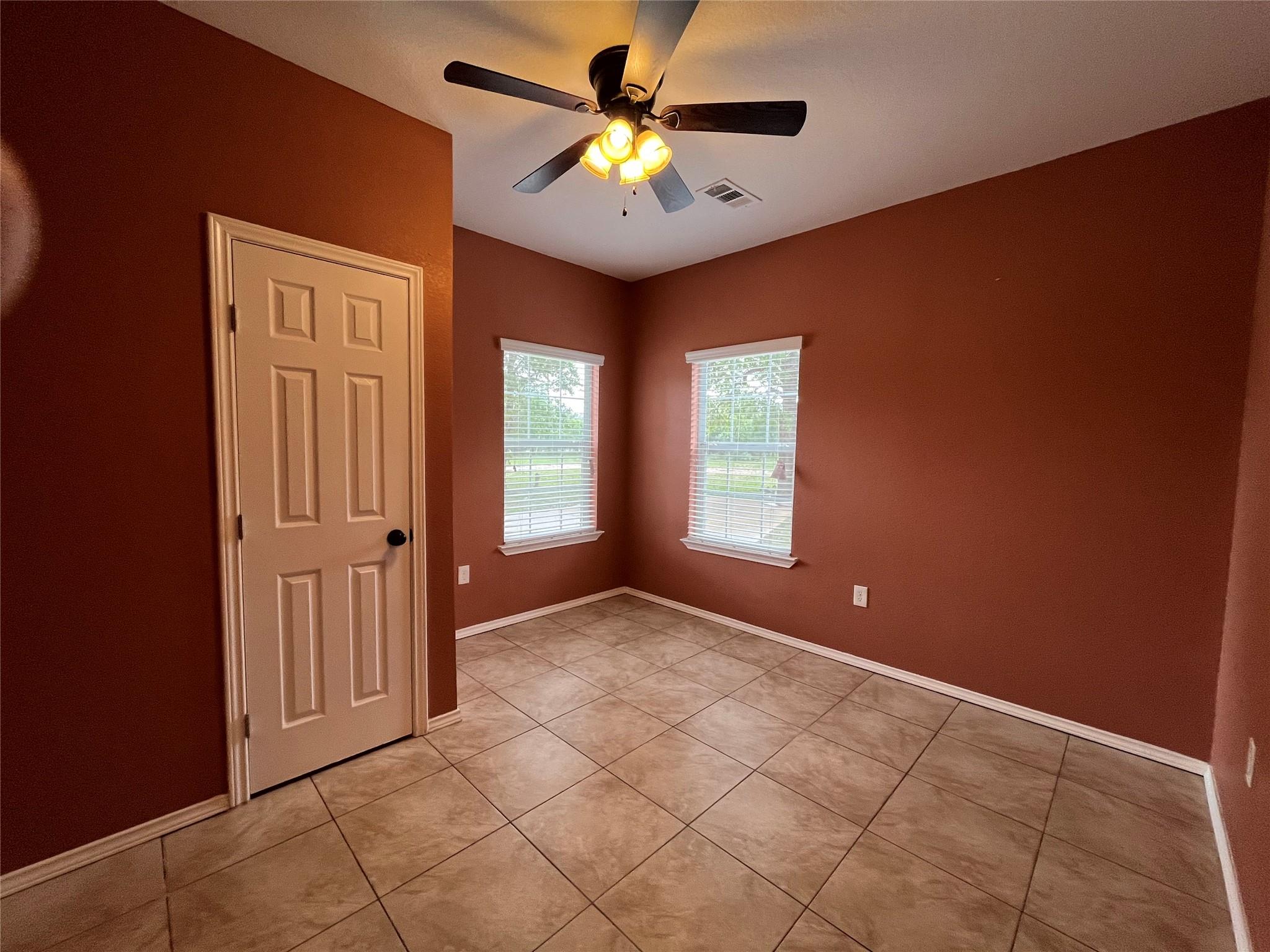 455 High View Ranch Dr, Cedar Creek, TX 78612