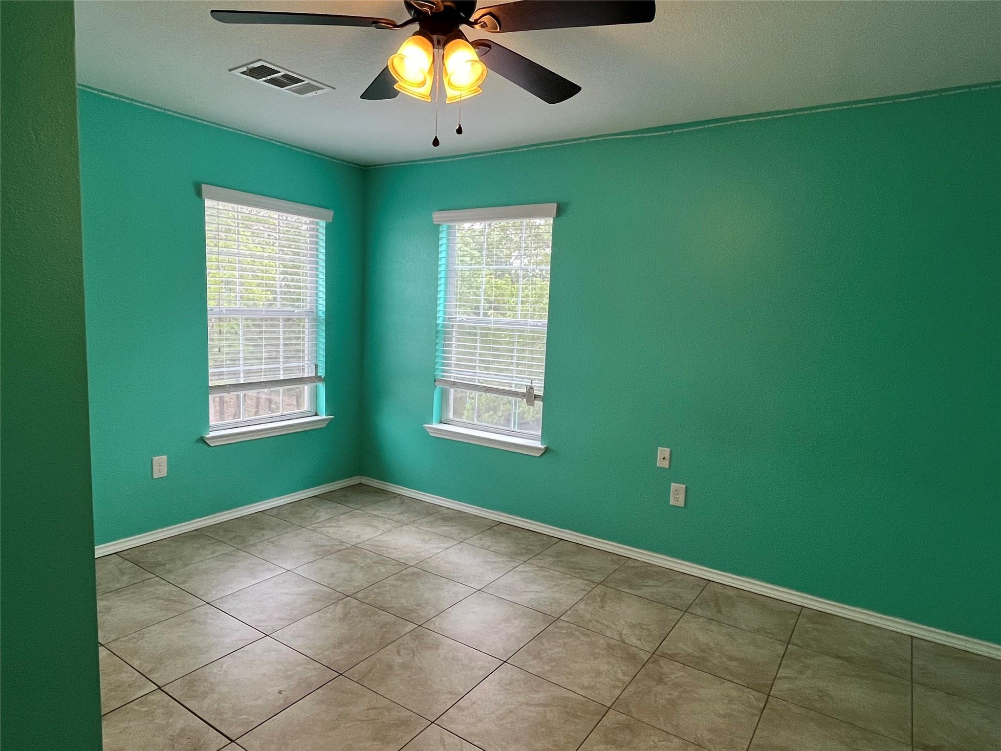455 High View Ranch Dr, Cedar Creek, TX 78612