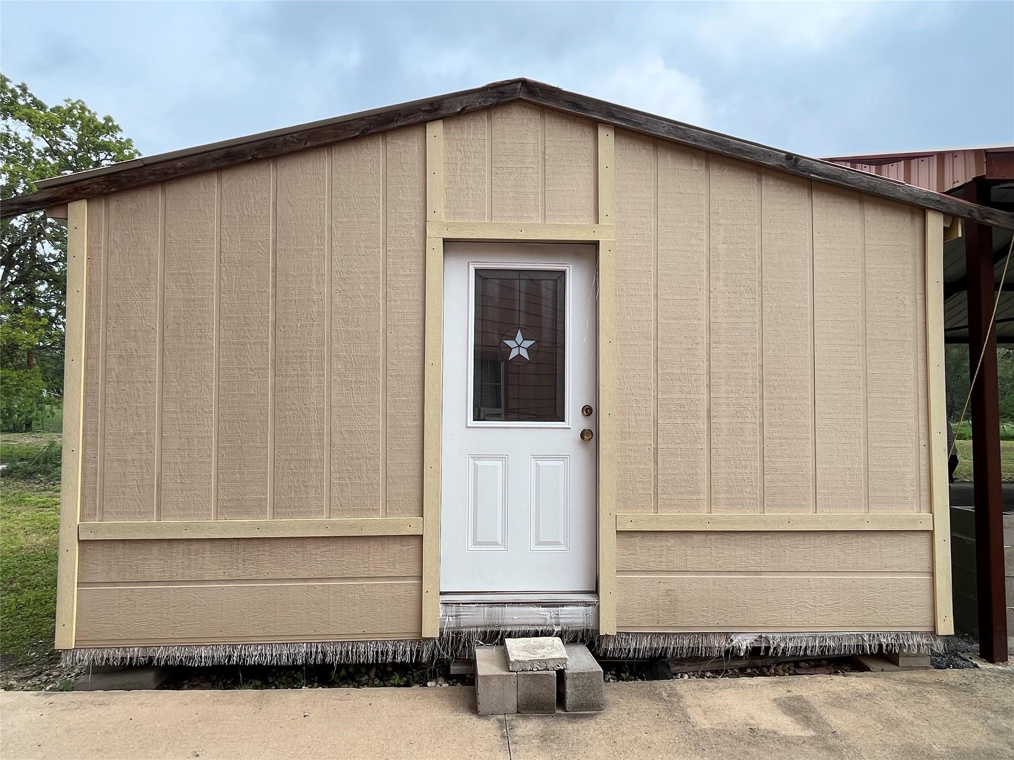 455 High View Ranch Dr, Cedar Creek, TX 78612