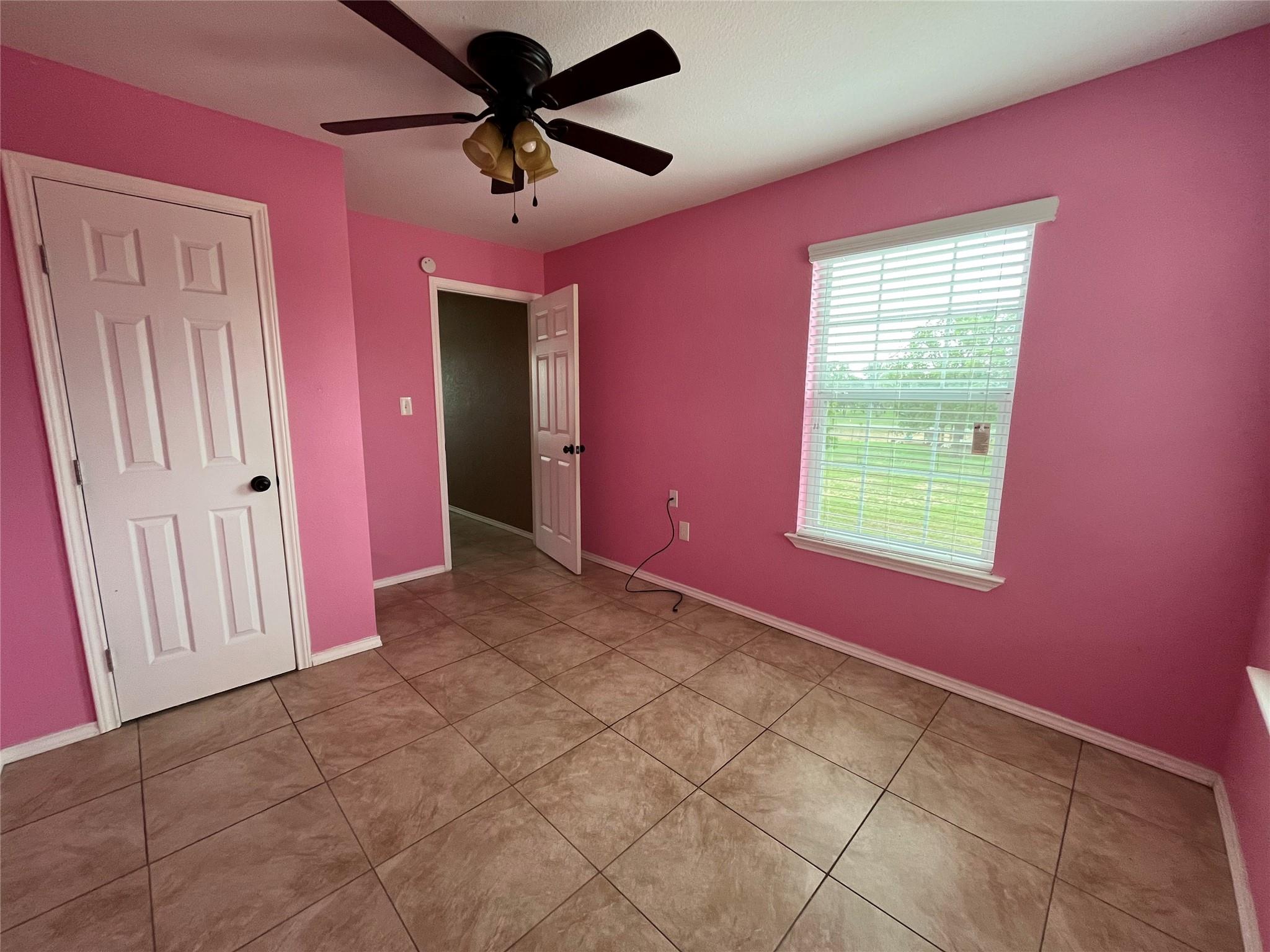 455 High View Ranch Dr, Cedar Creek, TX 78612