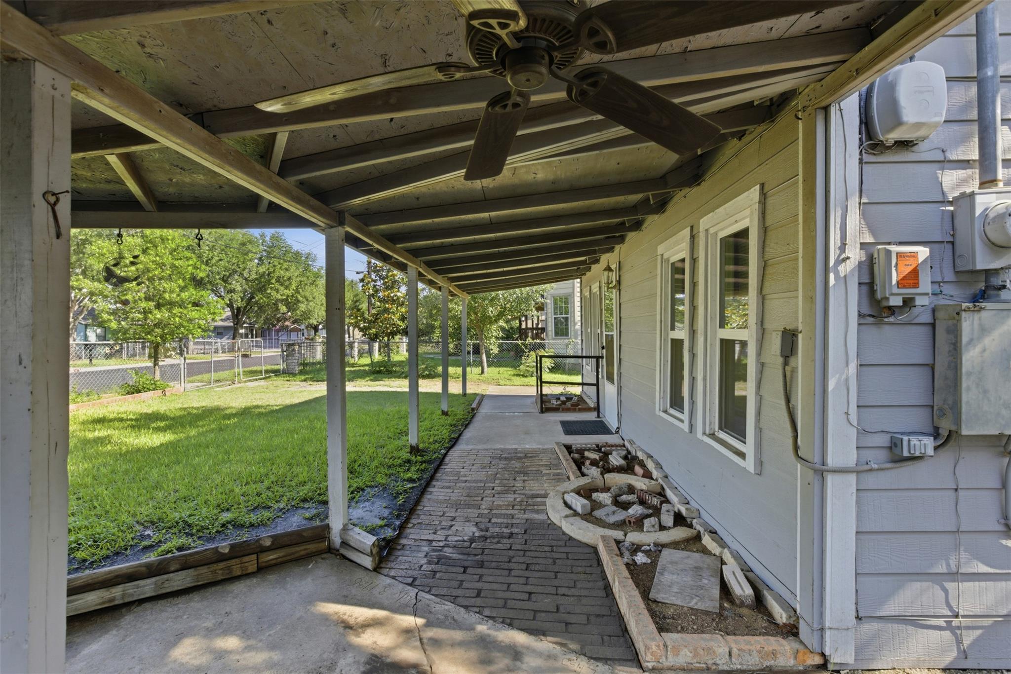 1313 Perez St, Austin, TX 78721