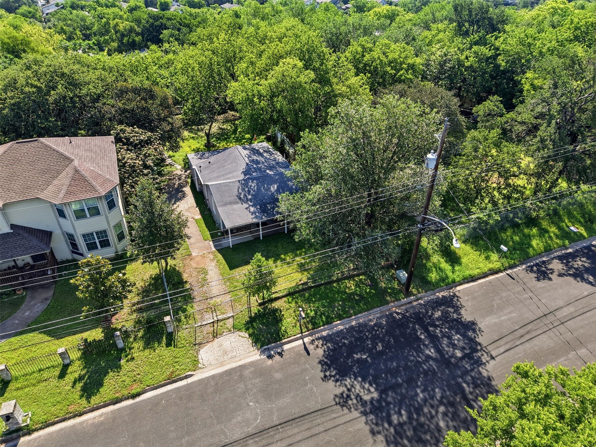 1313 Perez St, Austin, TX 78721
