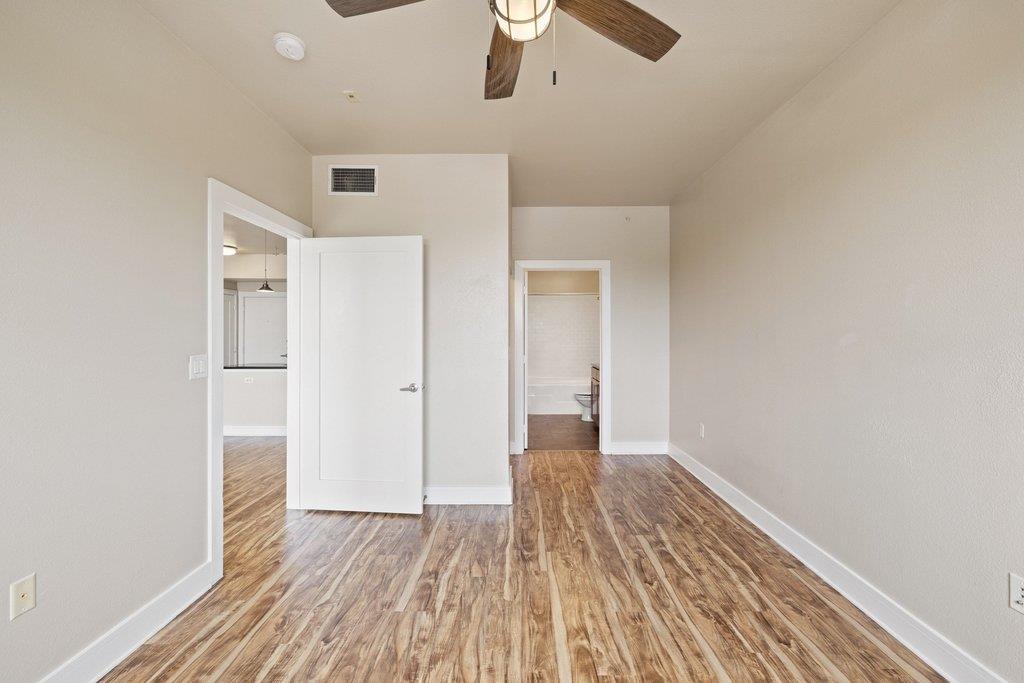 3016 Guadalupe St # 303, Austin, TX 78705