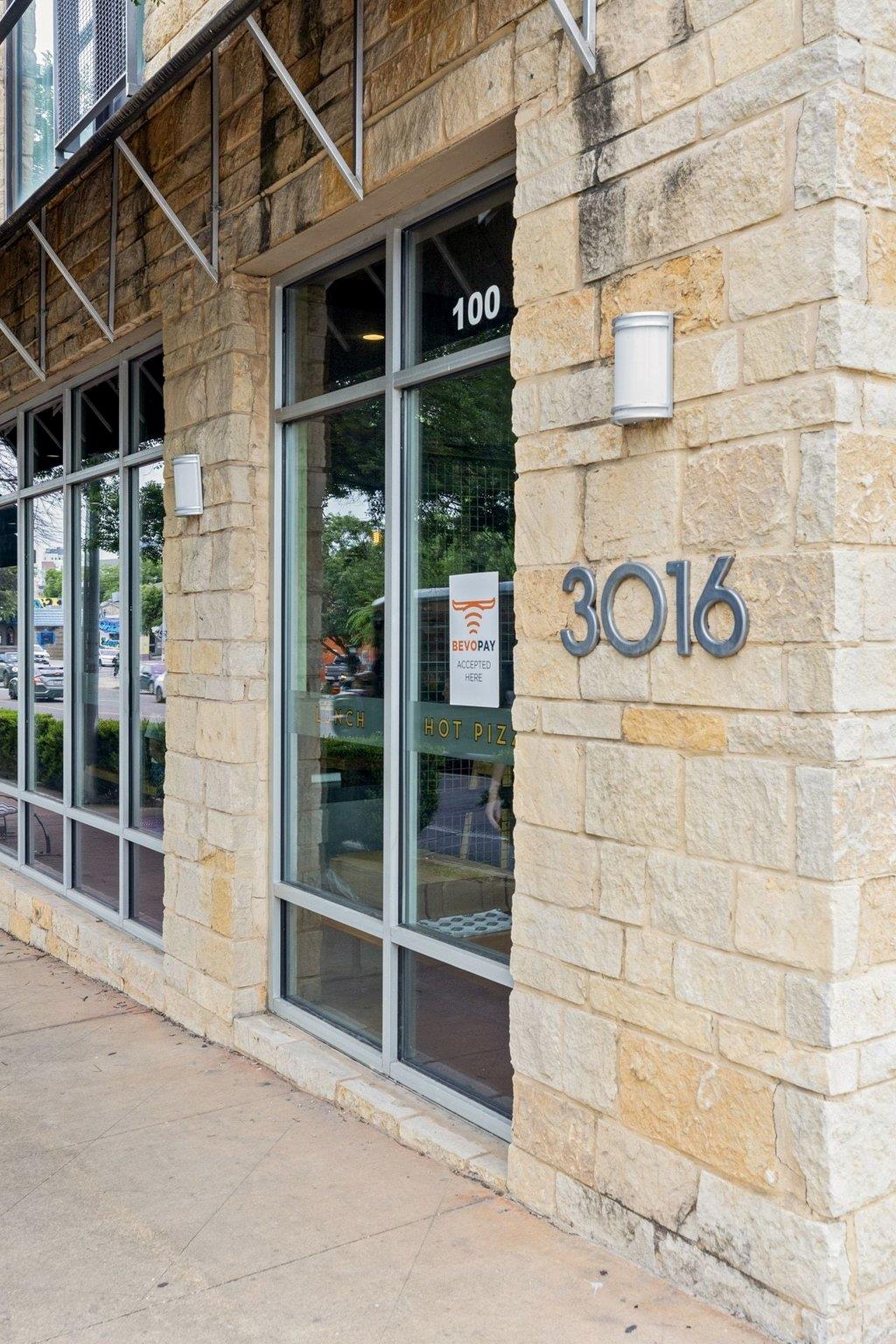 3016 Guadalupe St # 303, Austin, TX 78705