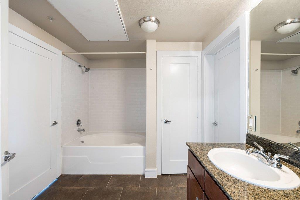 3016 Guadalupe St # 303, Austin, TX 78705