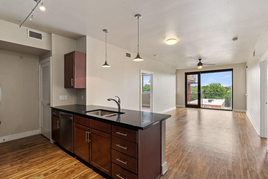 3016 Guadalupe St # 303, Austin, TX 78705