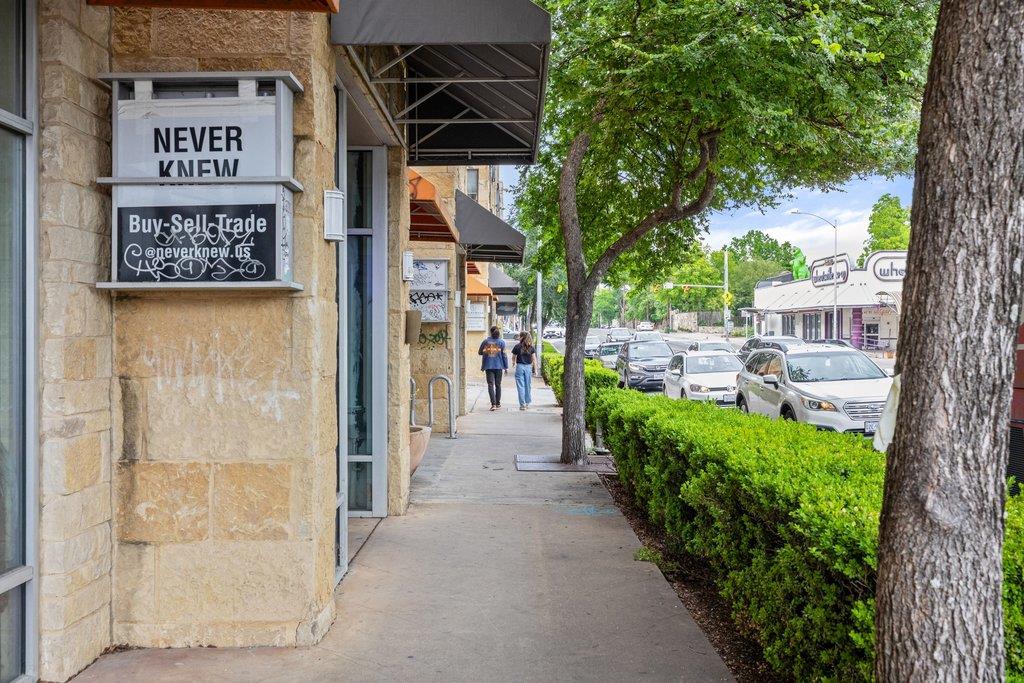 3016 Guadalupe St # 303, Austin, TX 78705