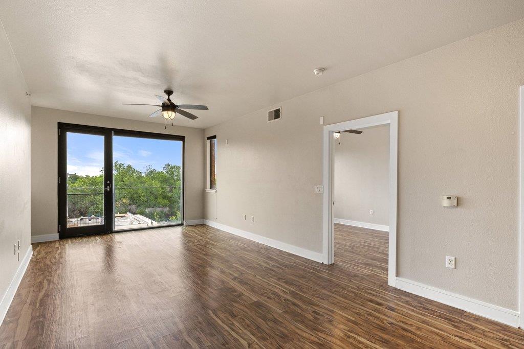 3016 Guadalupe St # 303, Austin, TX 78705