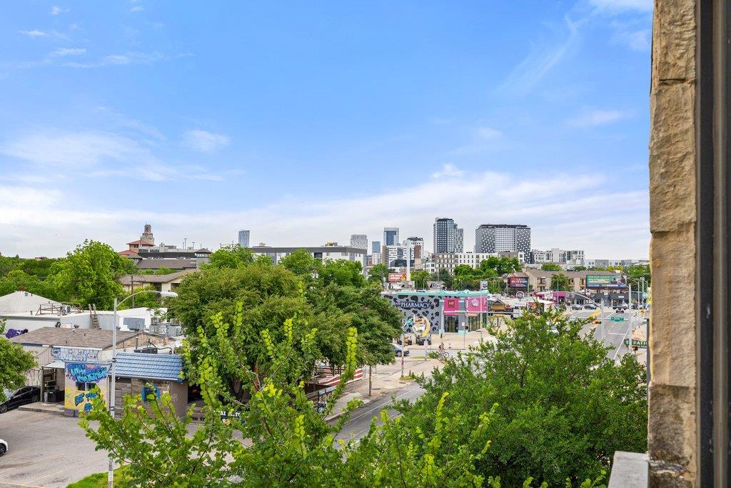 3016 Guadalupe St # 303, Austin, TX 78705