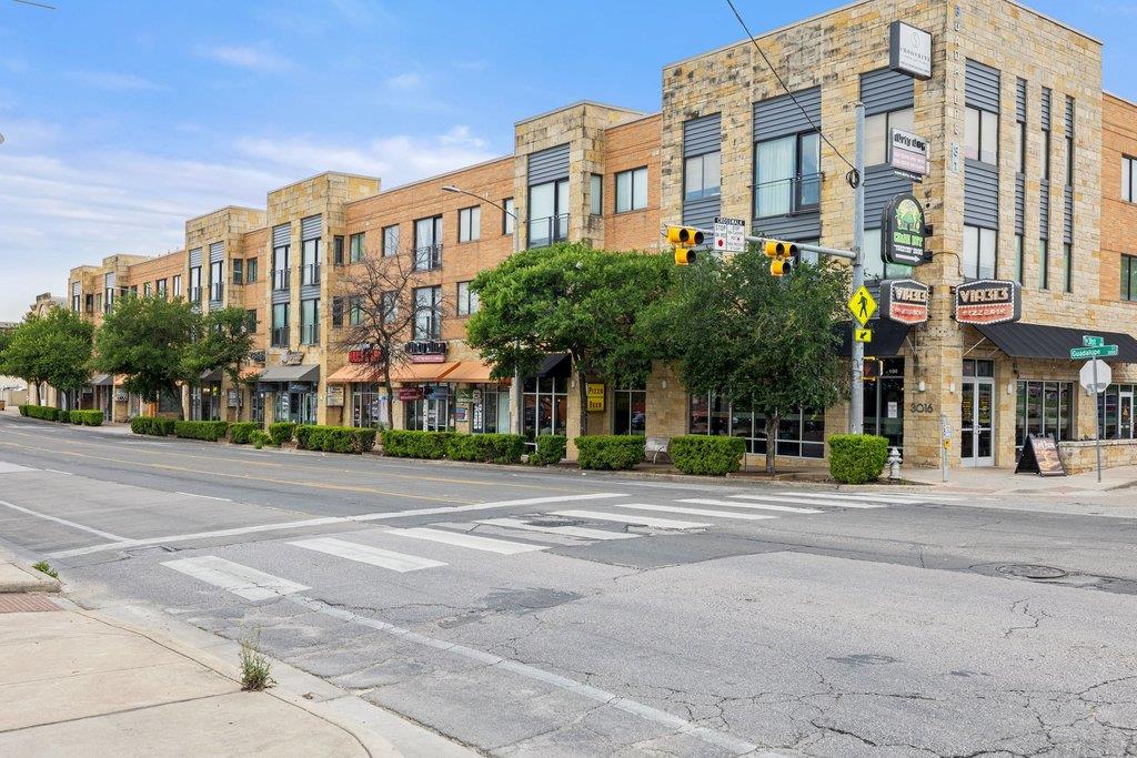 3016 Guadalupe St # 303, Austin, TX 78705