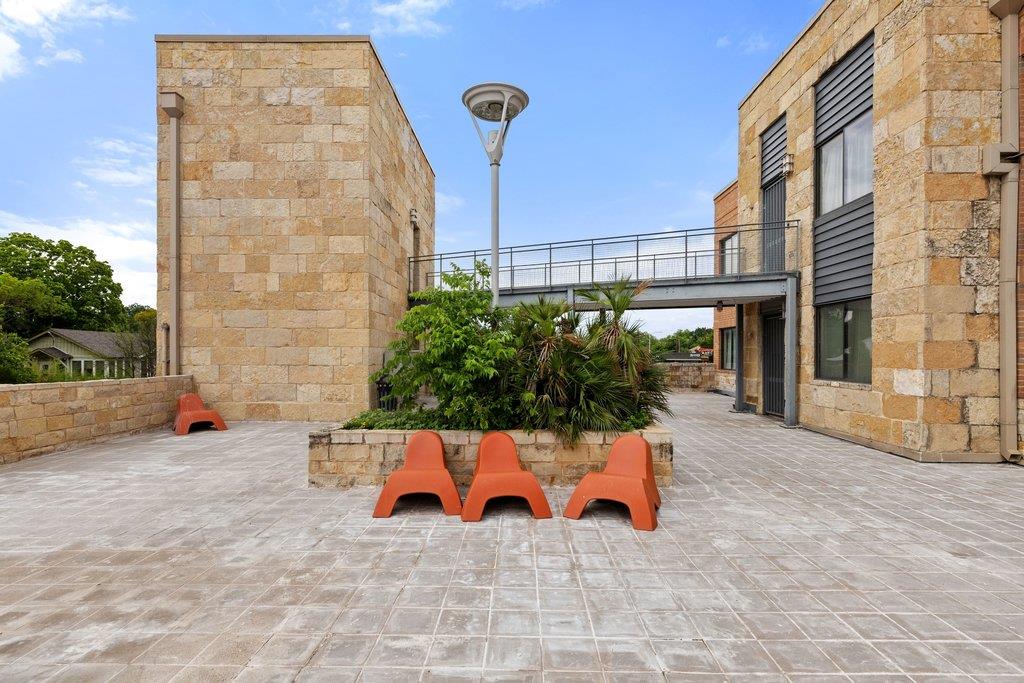 3016 Guadalupe St # 303, Austin, TX 78705