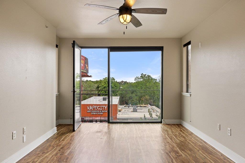 3016 Guadalupe St # 303, Austin, TX 78705