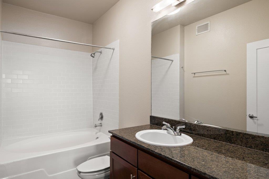 3016 Guadalupe St # 303, Austin, TX 78705