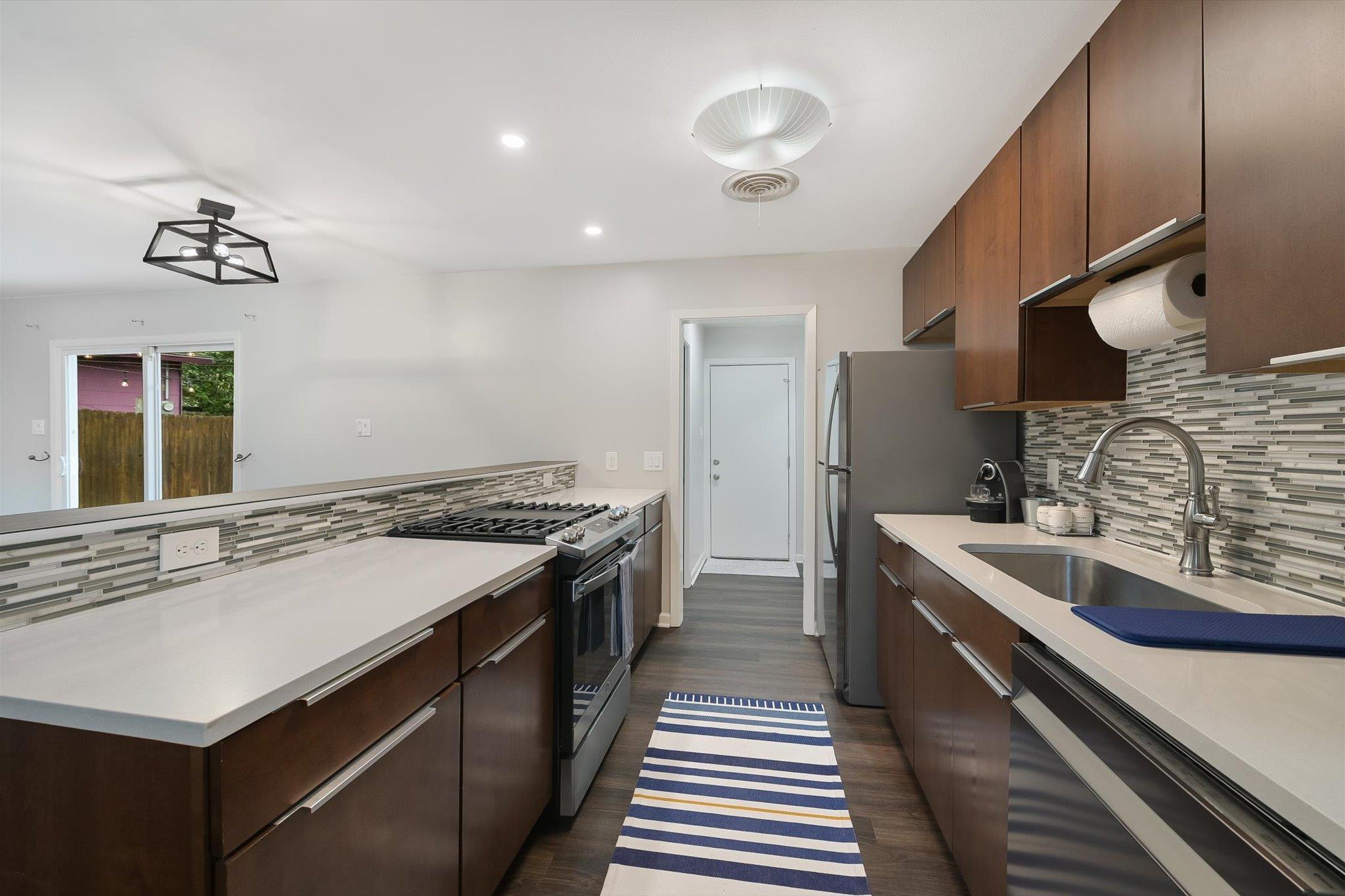 6809 Hanover Ln, Austin, TX 78723