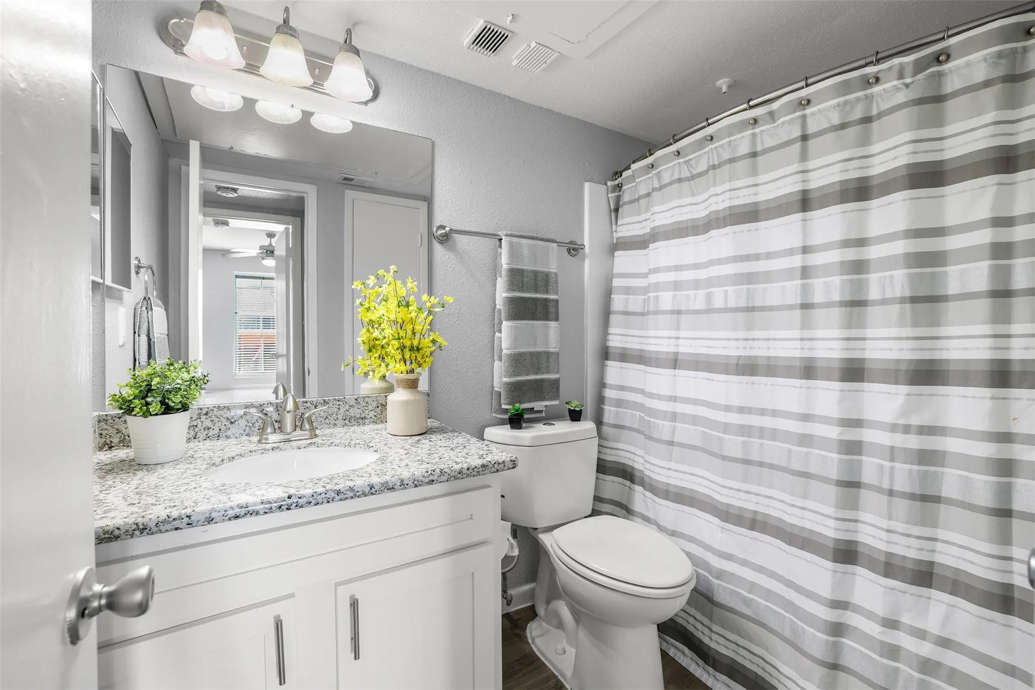 851 Threadneedle St # 509, Houston, TX 77079
