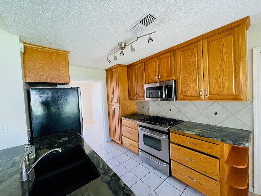 2206 Kenbridge Dr, Austin, TX 78757