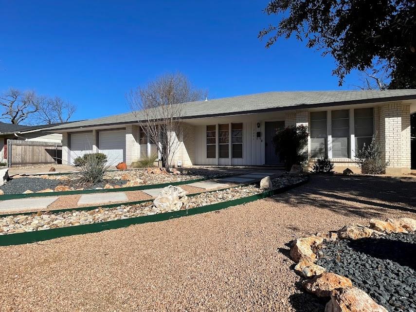 2206 Kenbridge Dr, Austin, TX 78757