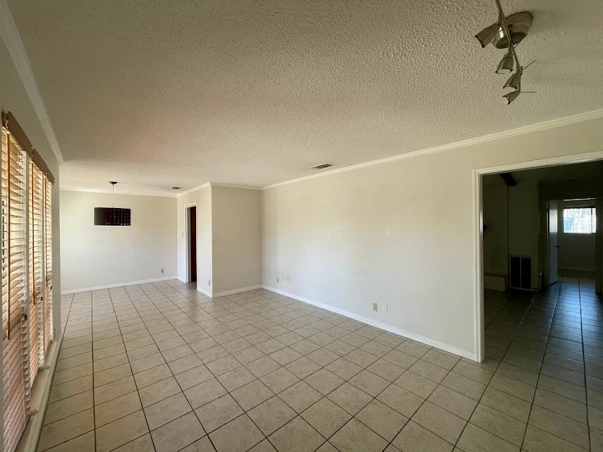 2206 Kenbridge Dr, Austin, TX 78757