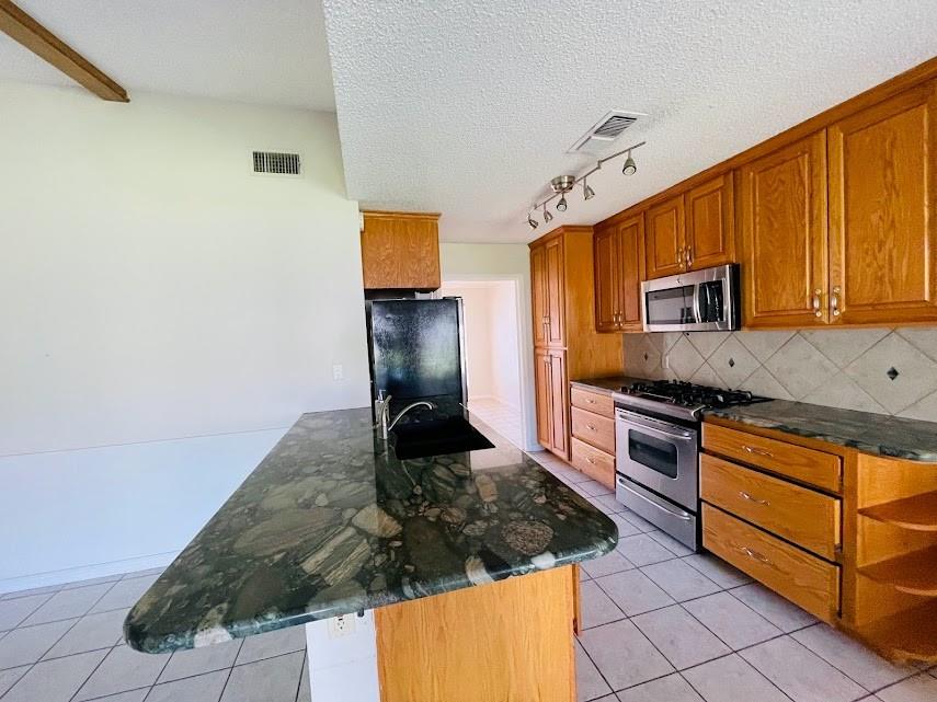 2206 Kenbridge Dr, Austin, TX 78757