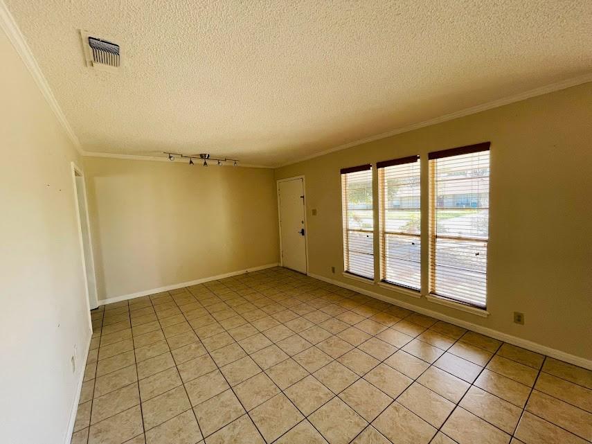 2206 Kenbridge Dr, Austin, TX 78757