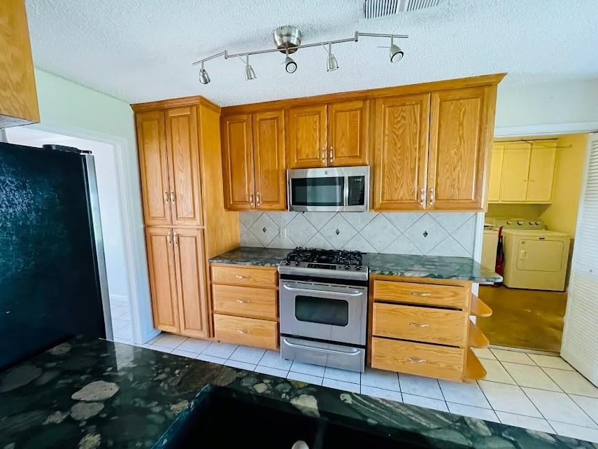 2206 Kenbridge Dr, Austin, TX 78757