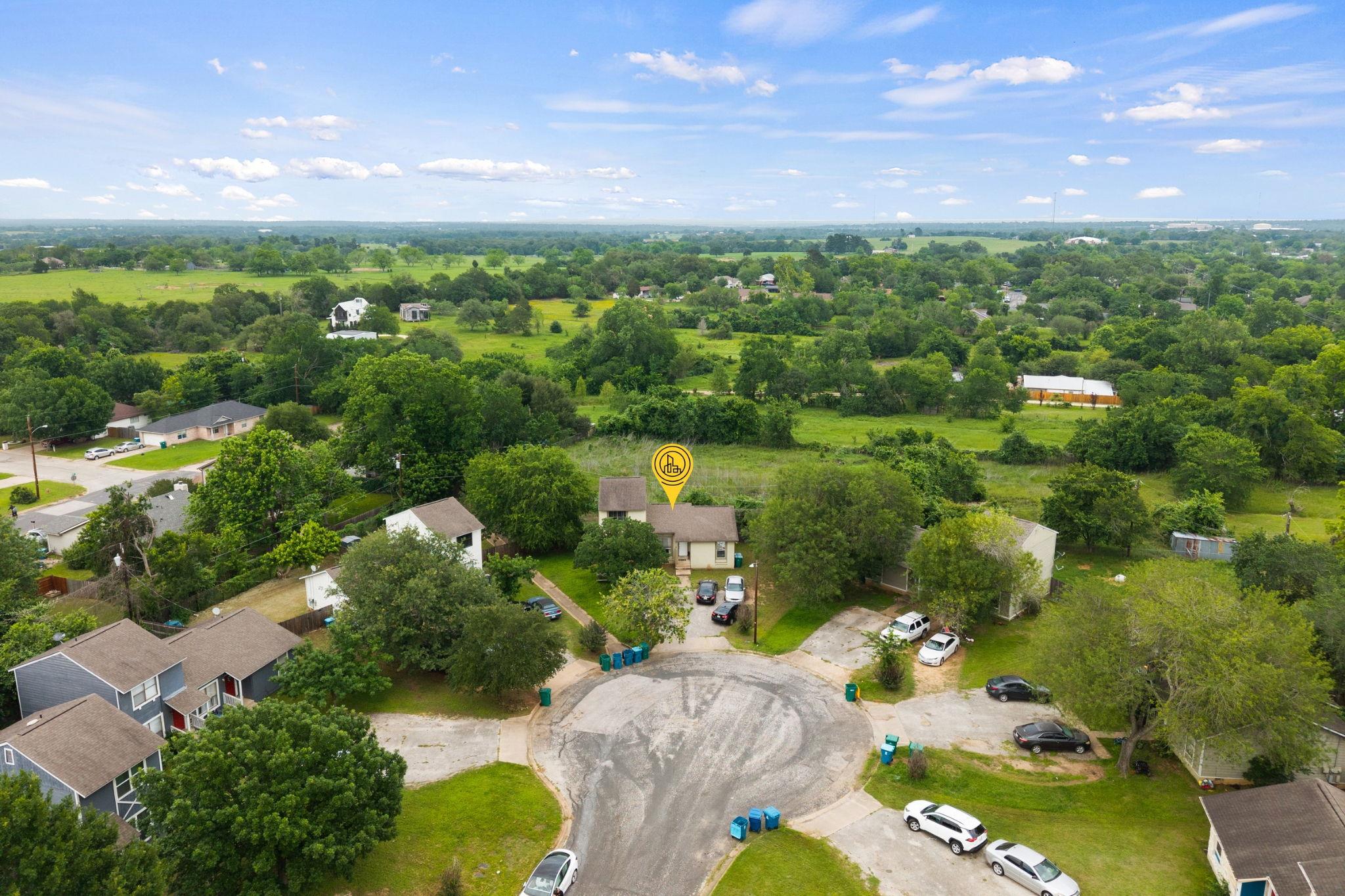 128 Hillside Dr, Elgin, TX 78621