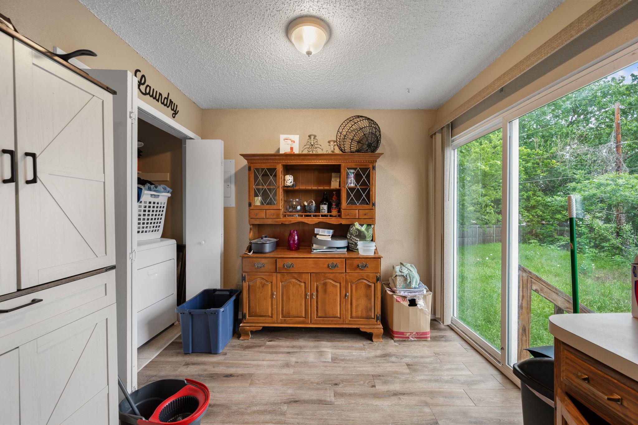 128 Hillside Dr, Elgin, TX 78621
