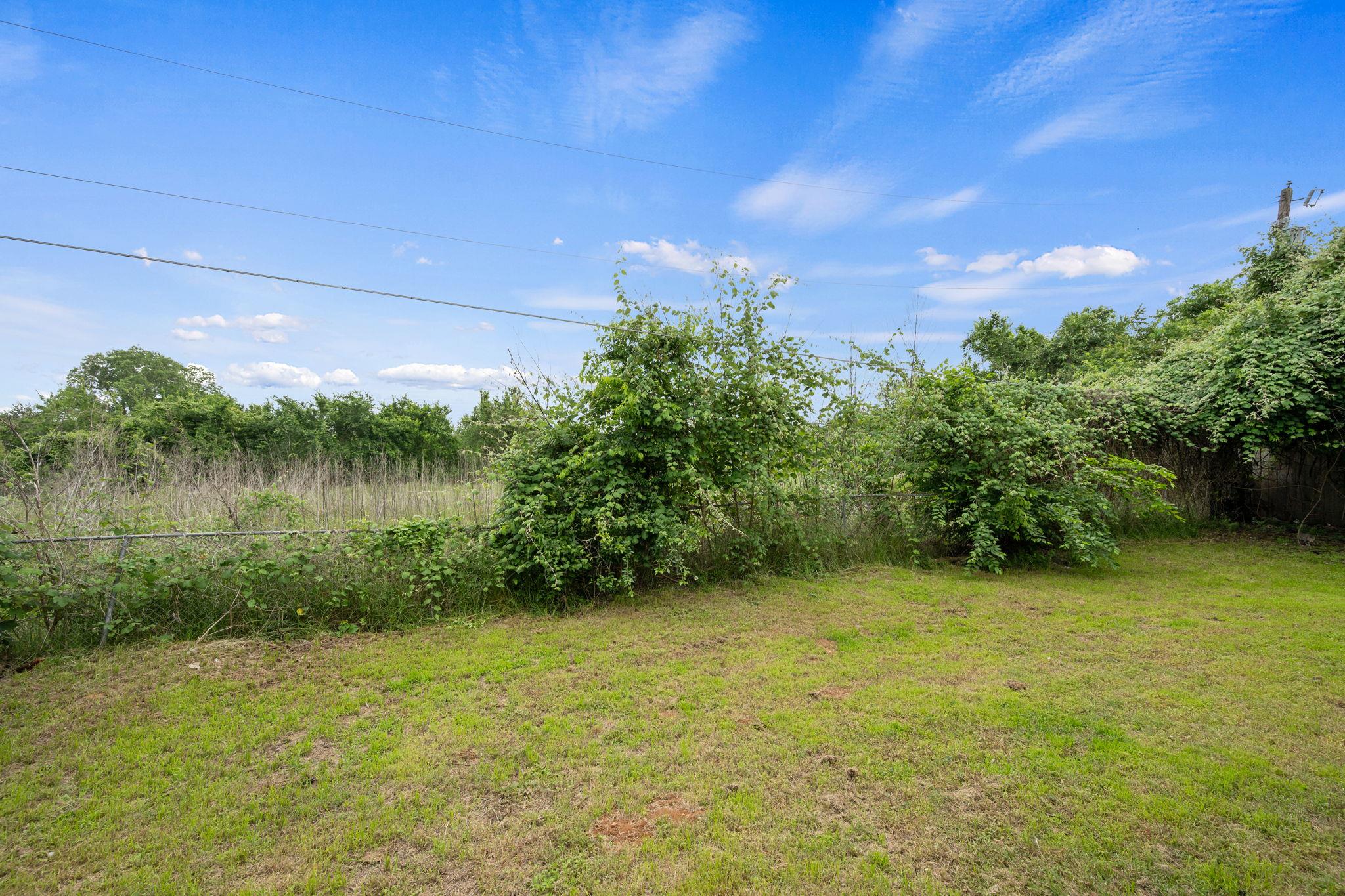 128 Hillside Dr, Elgin, TX 78621
