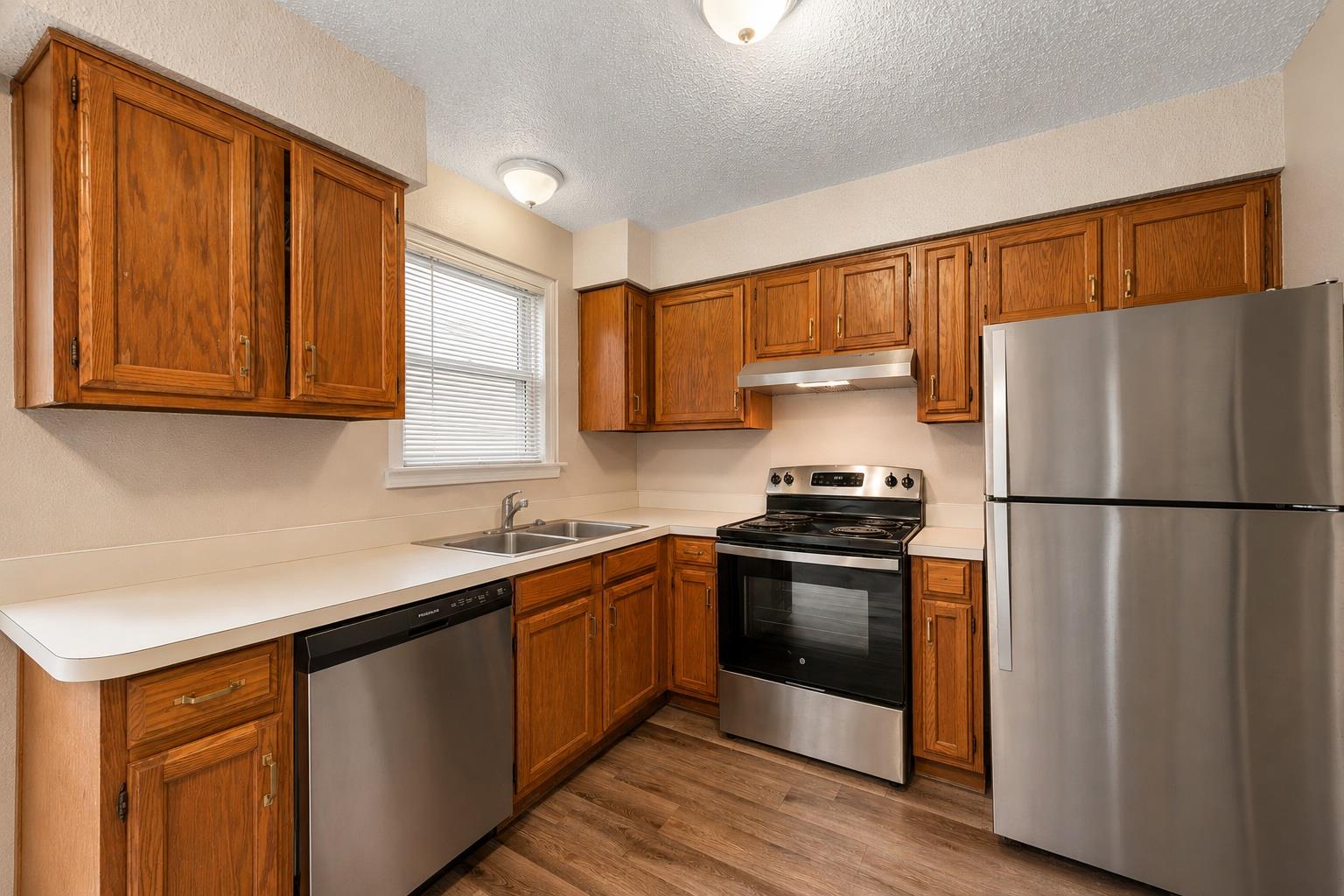 128 Hillside Dr, Elgin, TX 78621