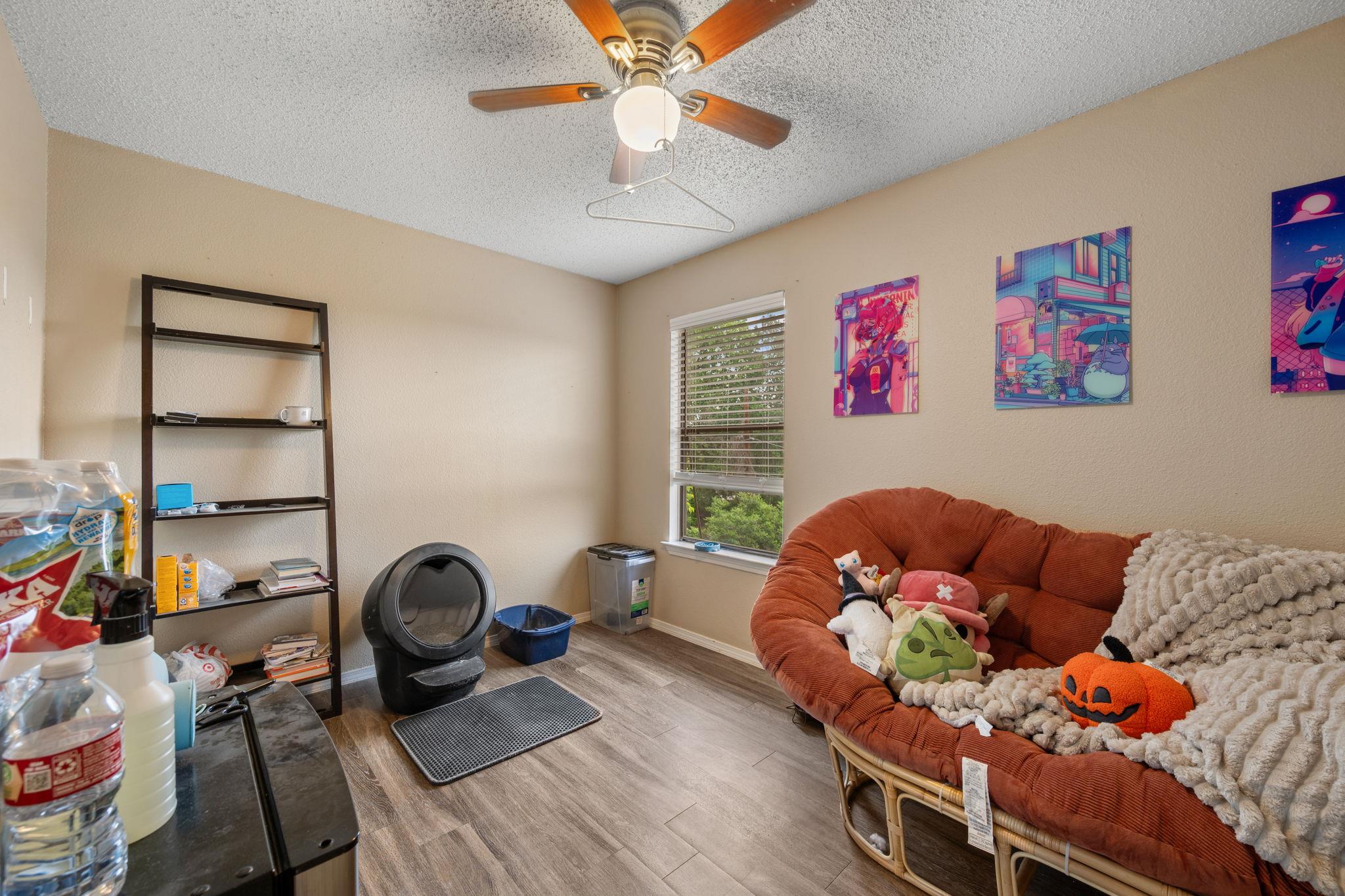 128 Hillside Dr, Elgin, TX 78621