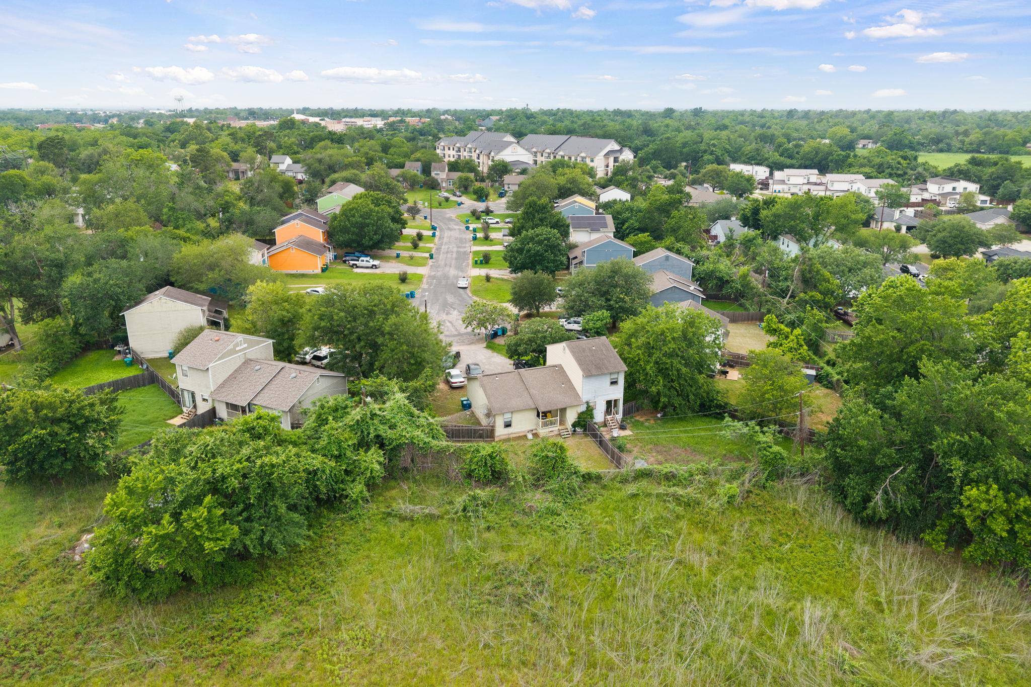 128 Hillside Dr, Elgin, TX 78621