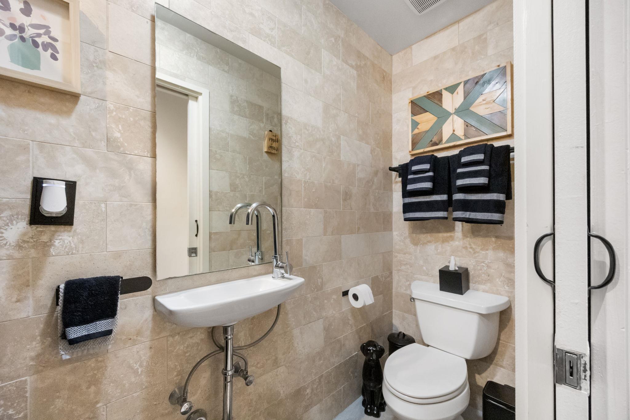 2235 E 6th St # 216, Austin, TX 78702