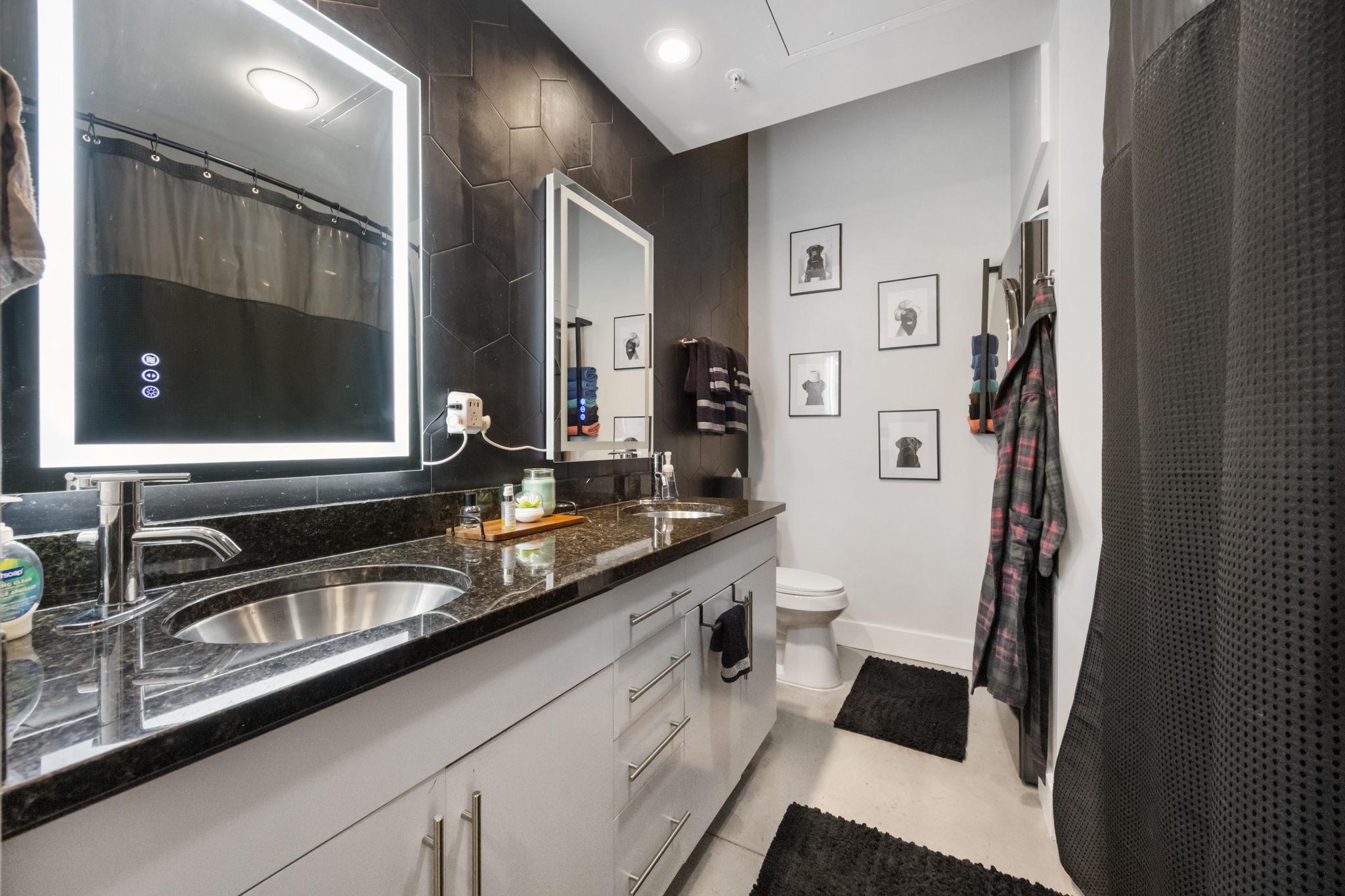 2235 E 6th St # 216, Austin, TX 78702