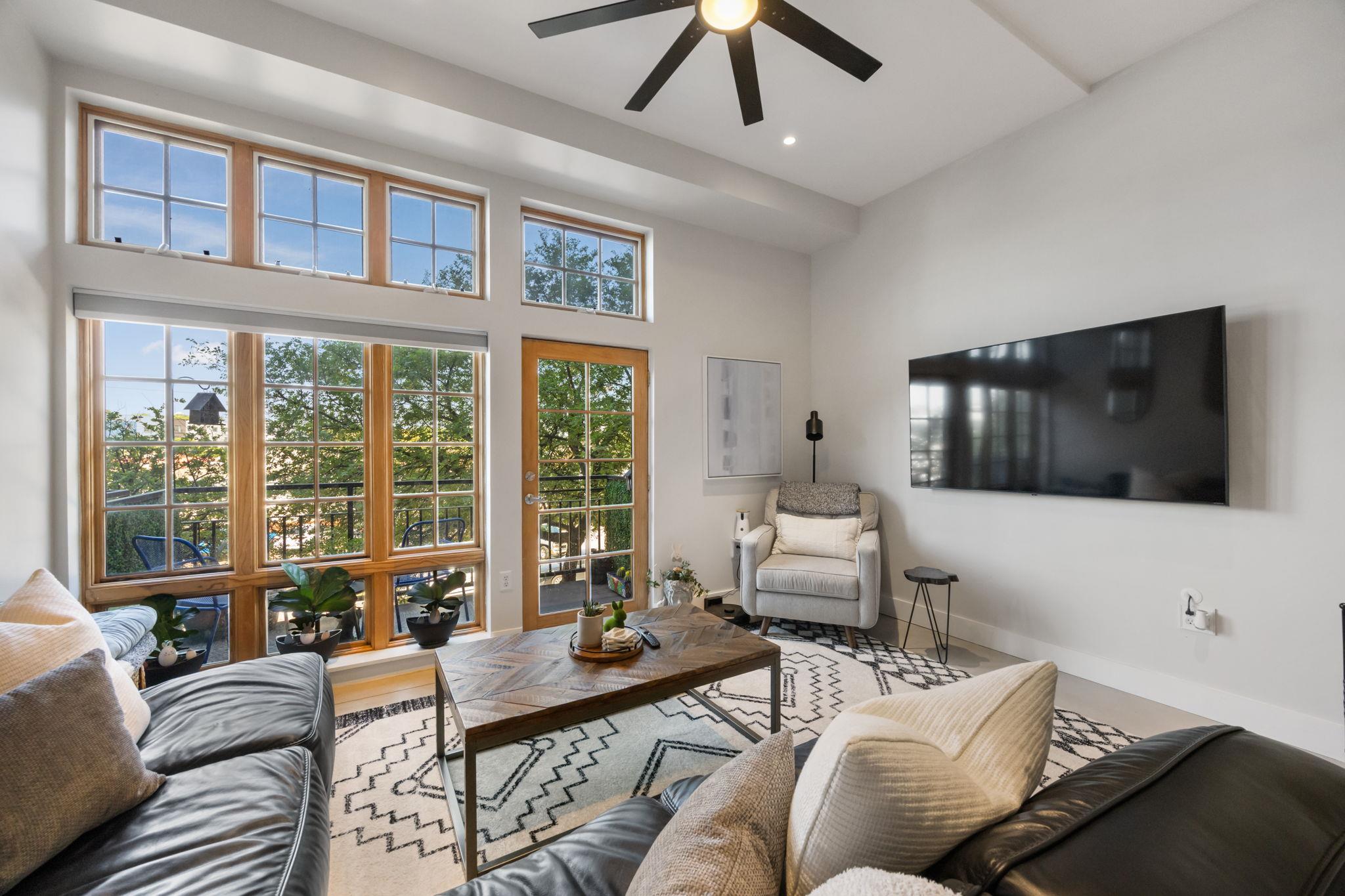 2235 E 6th St # 216, Austin, TX 78702
