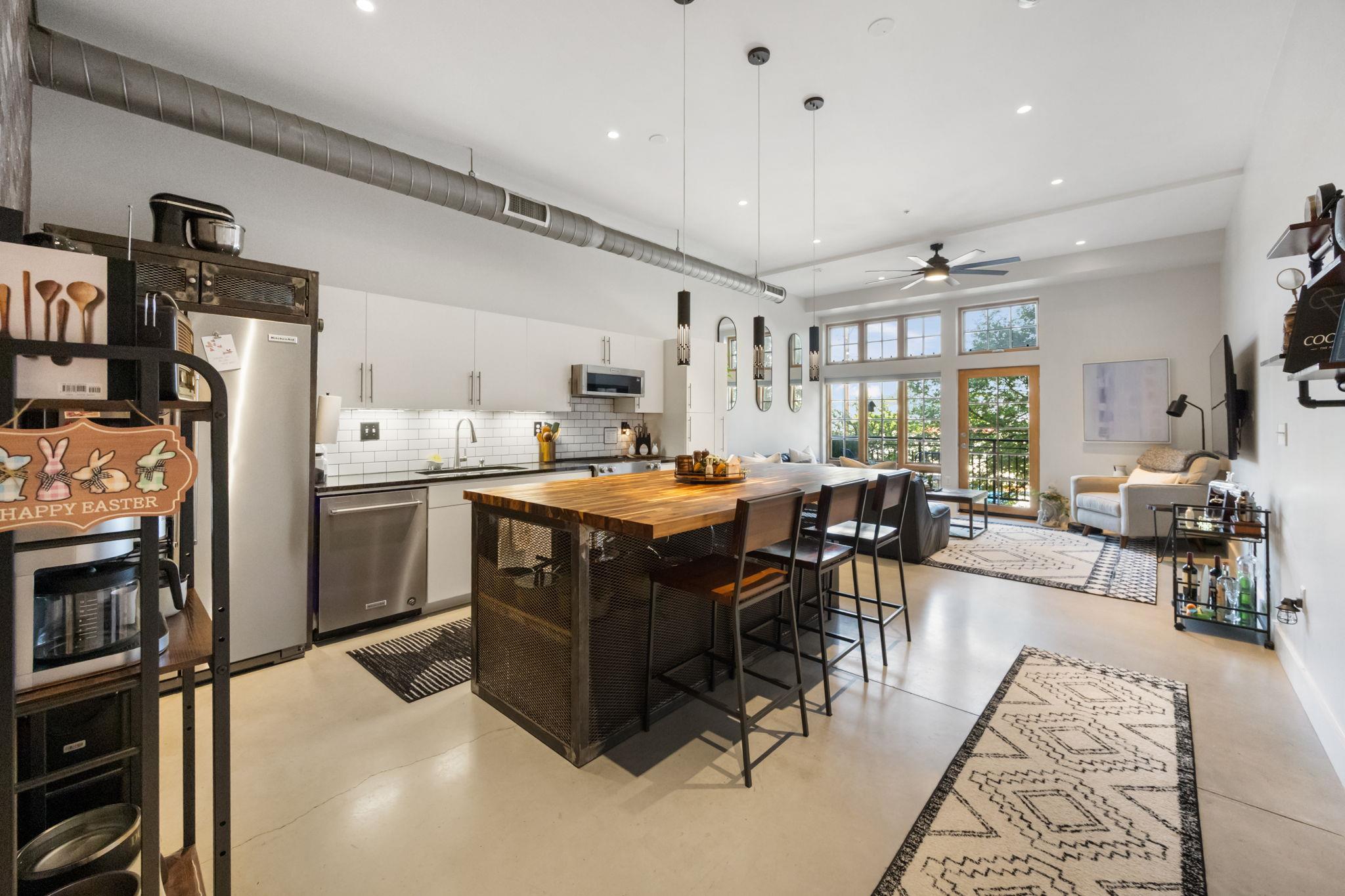 2235 E 6th St # 216, Austin, TX 78702
