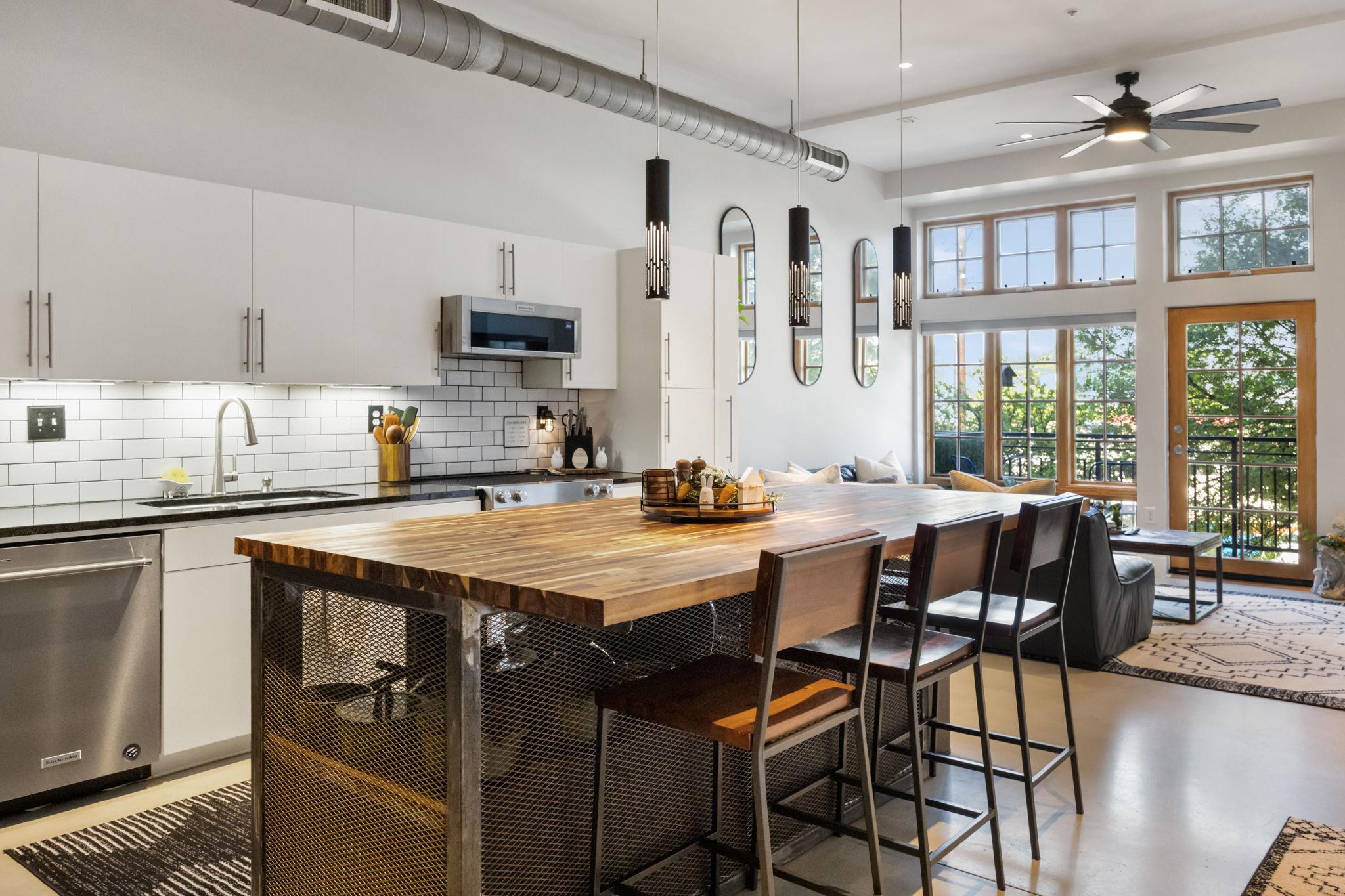 2235 E 6th St # 216, Austin, TX 78702