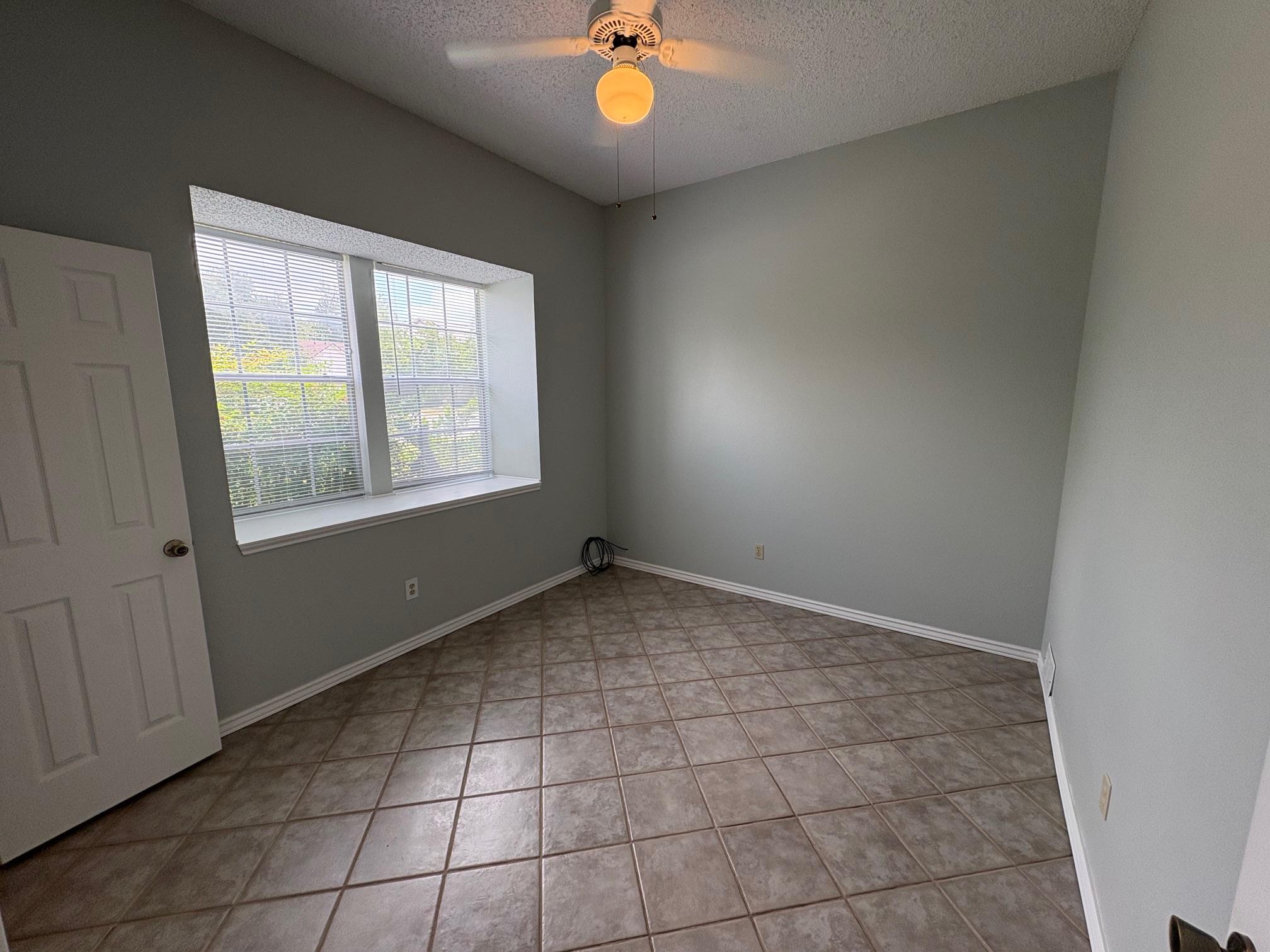 12604 Hunters Chase Dr, Austin, TX 78729